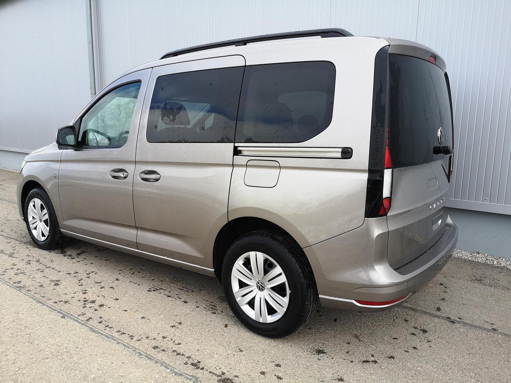 VW Caddy Basis (2026) - Foto 2