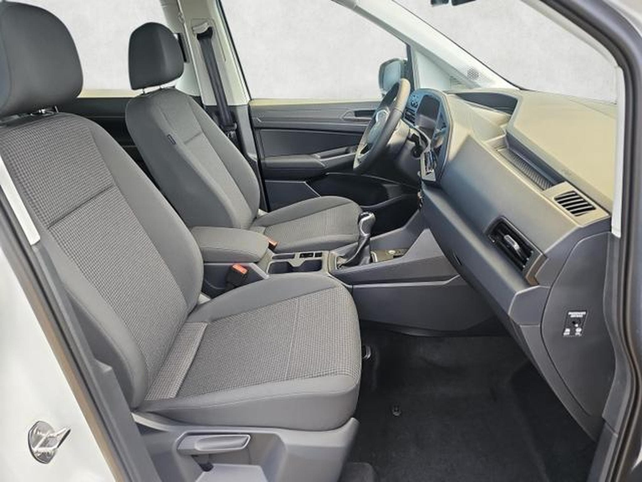 VW Caddy Basis (2025) - Foto 10