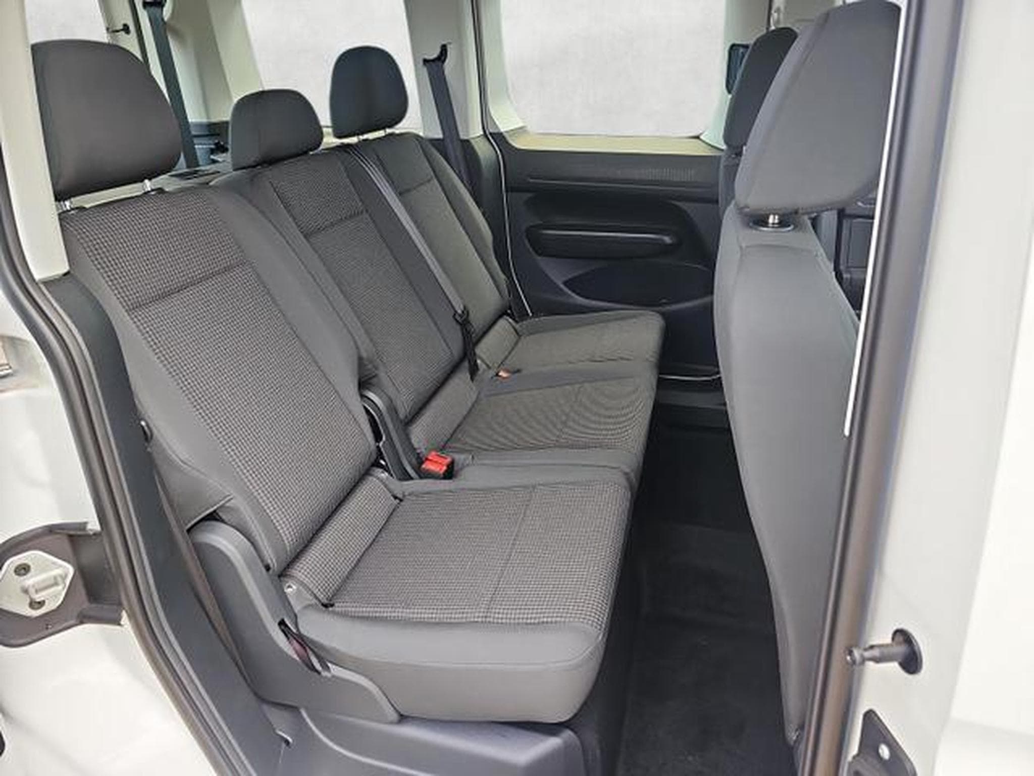 VW Caddy Basis (2025) - Foto 13