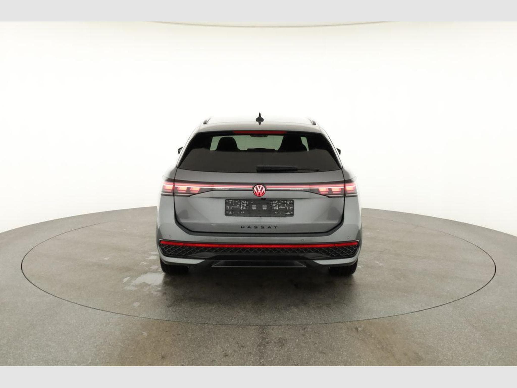 VW Passat Variant 2.0 TDI 142 kW 4Motion R-Line (2026) - Foto 16