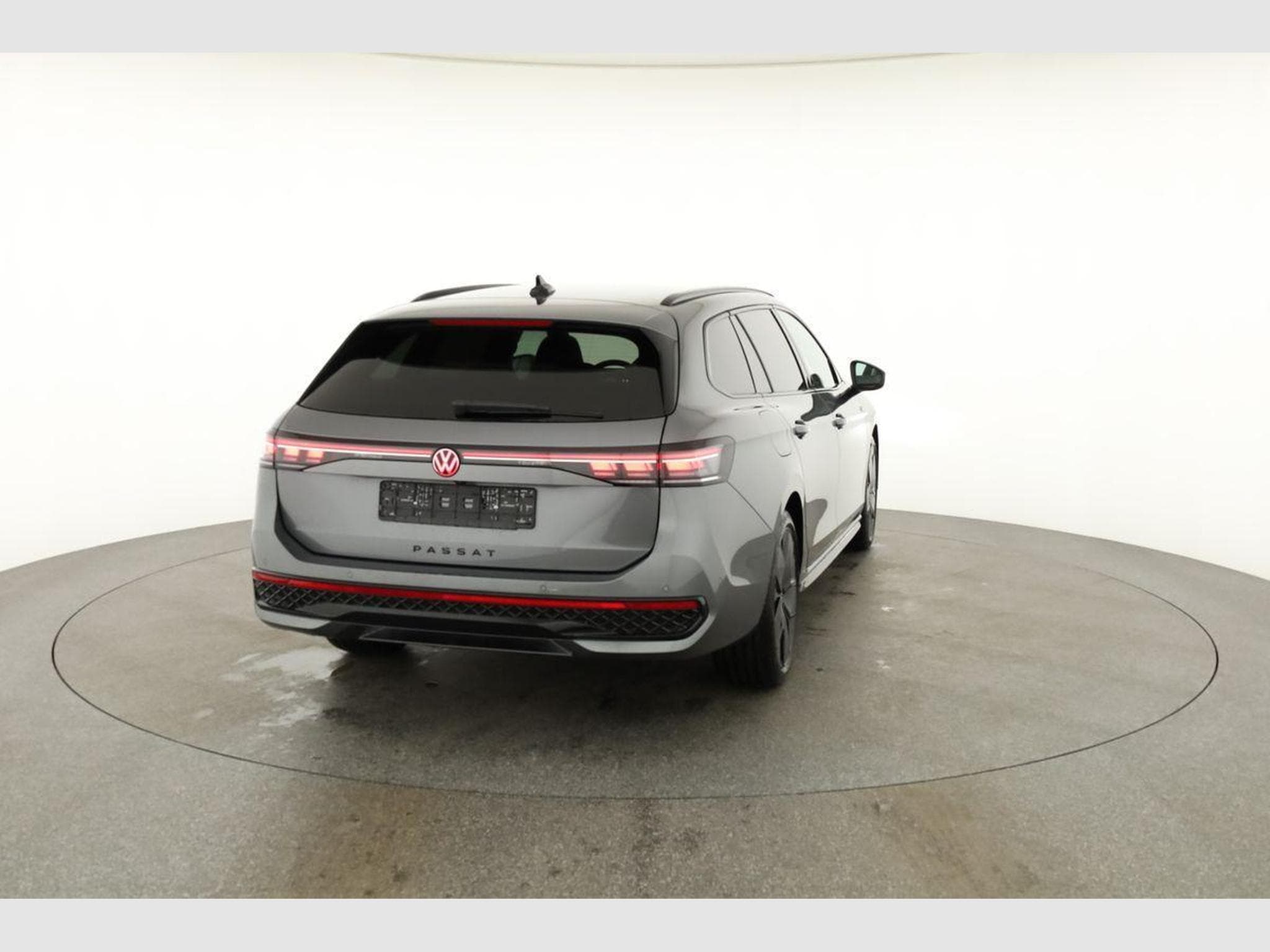 VW Passat Variant 2.0 TDI 142 kW 4Motion R-Line (2026) - Foto 17