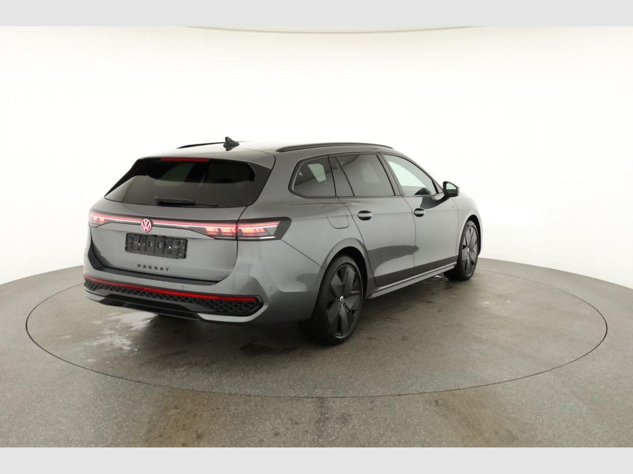 VW Passat Variant 2.0 TDI 142 kW 4Motion R-Line (2026) - Foto 18