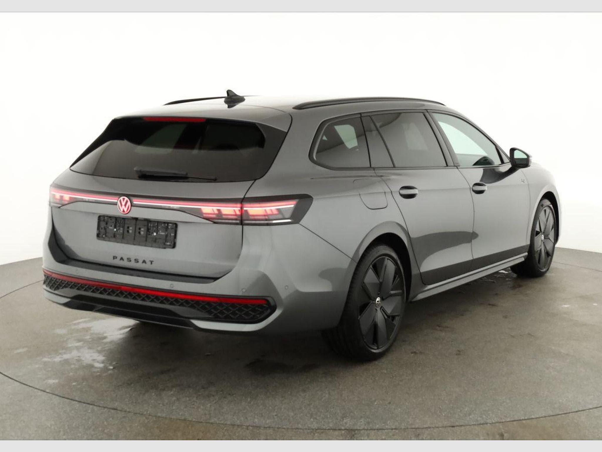 VW Passat Variant 2.0 TDI 142 kW 4Motion R-Line (2026) - Foto 2