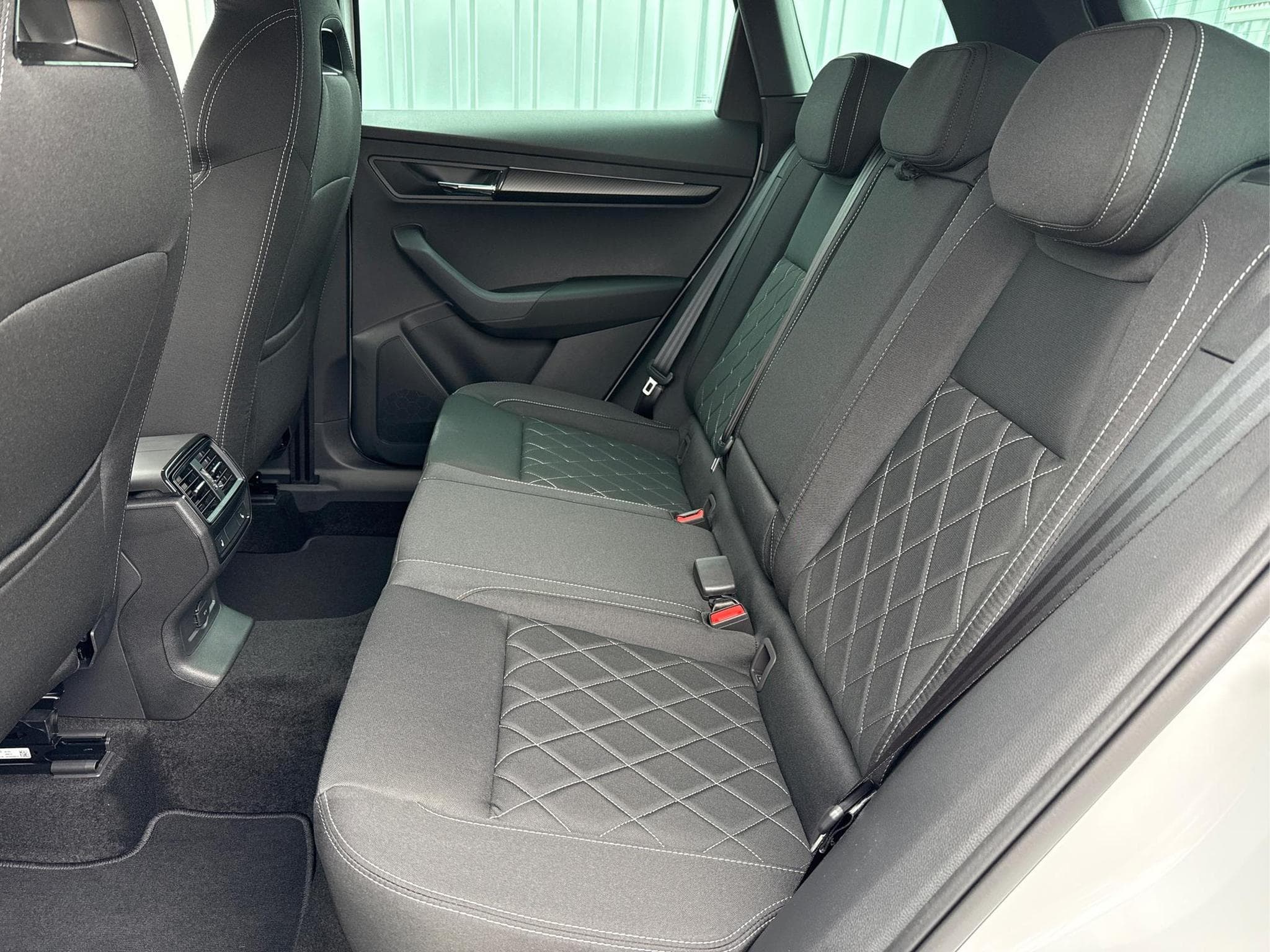 Skoda Karoq Sportline 1,5 TSI (2026) - Foto 10