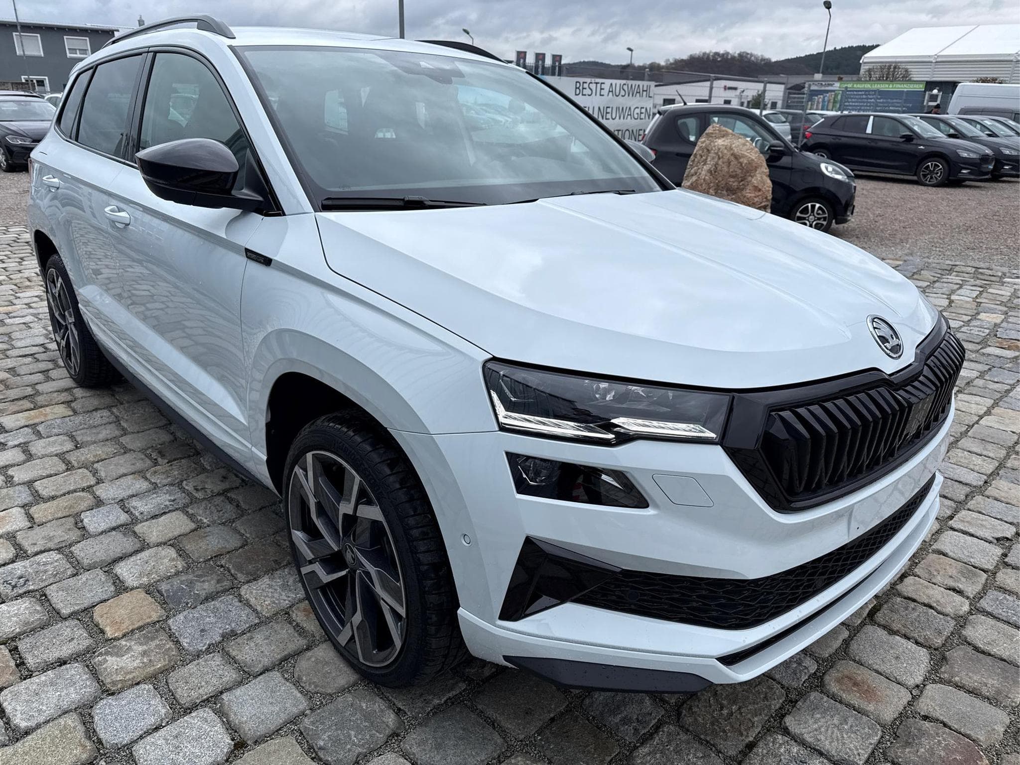 Skoda Karoq Sportline 1,5 TSI (2026) - Foto 3