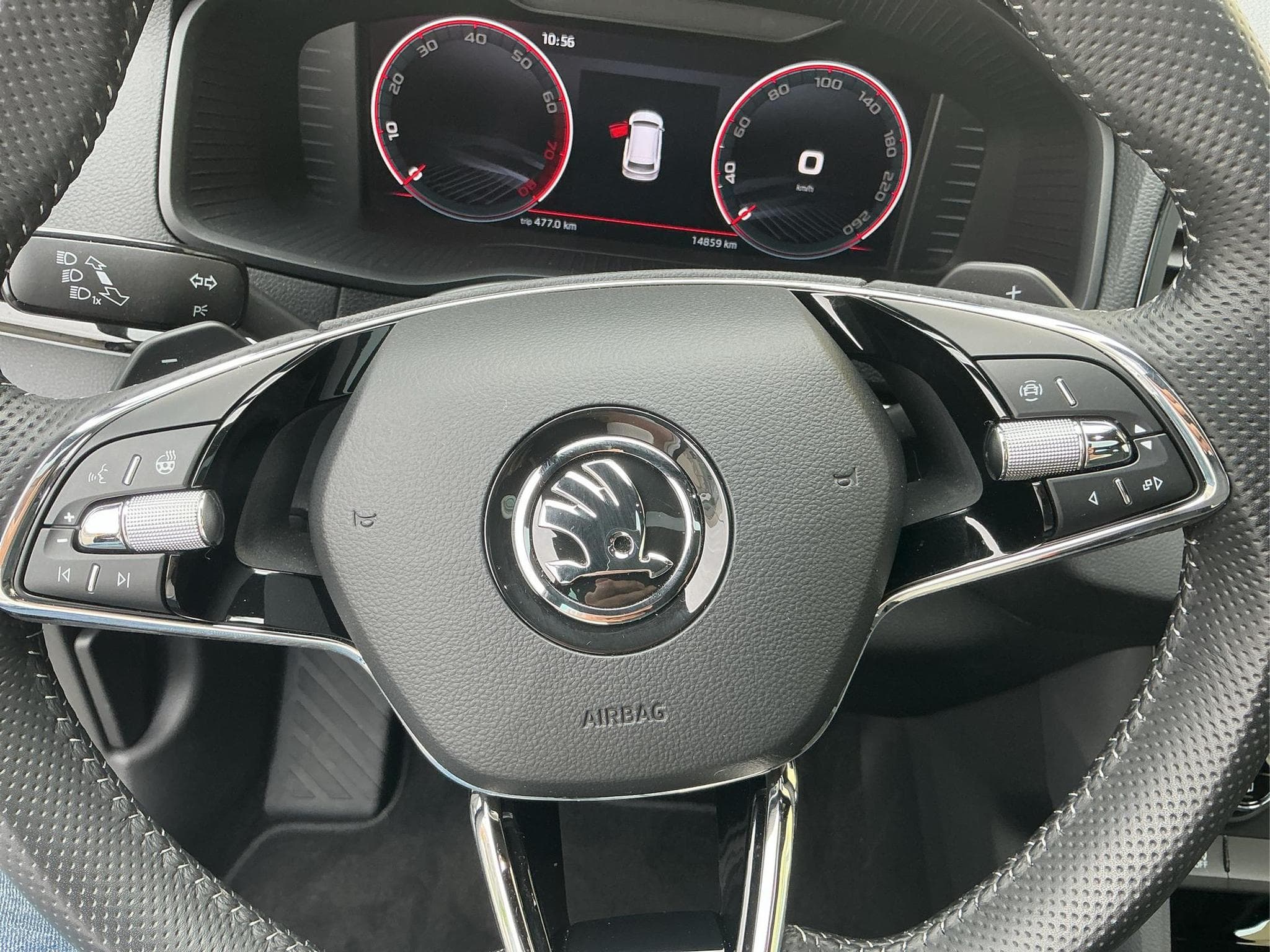 Skoda Karoq Sportline Pano Navi (2024) - Foto 13