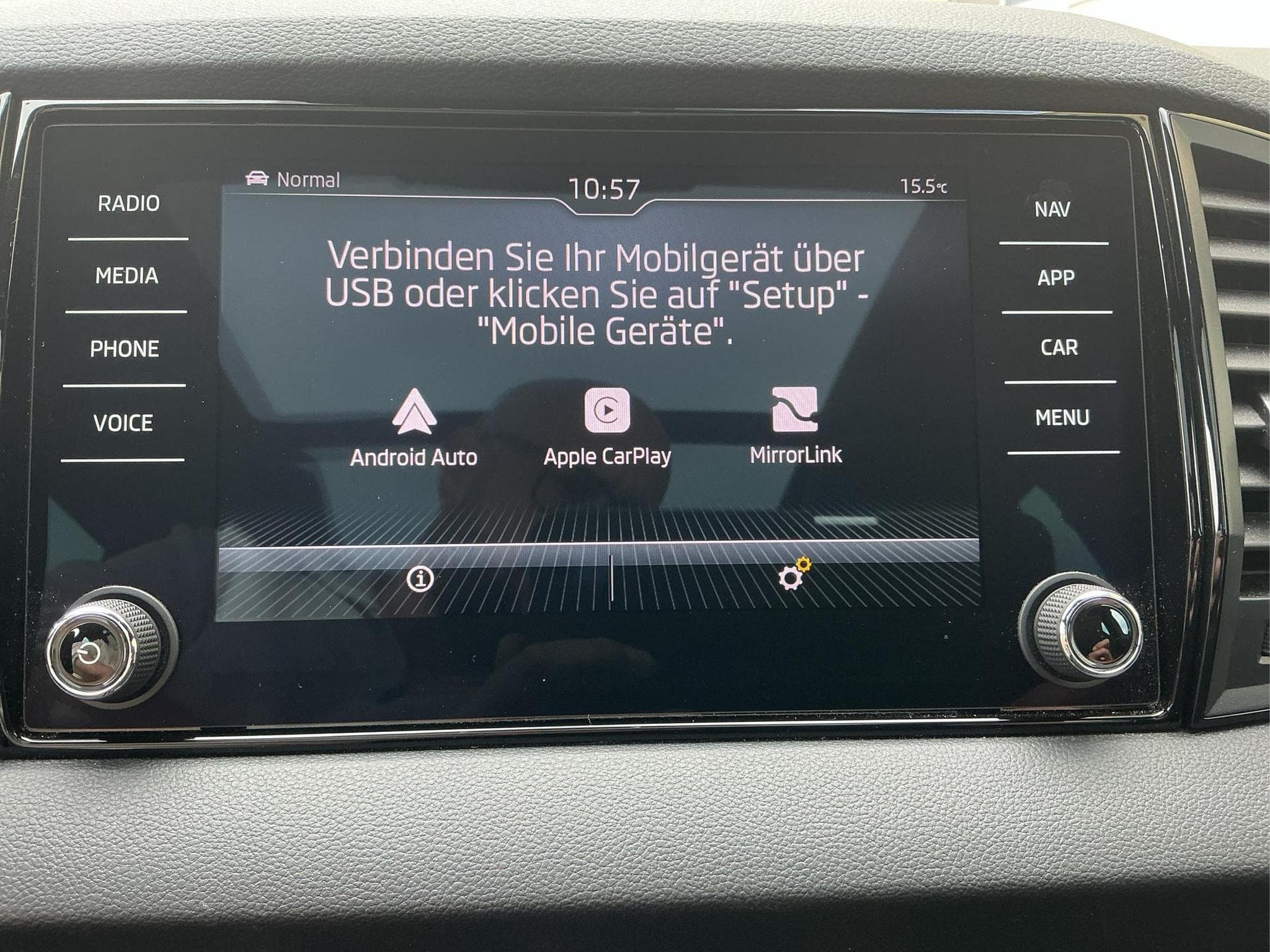 Skoda Karoq Sportline Pano Navi (2024) - Foto 17