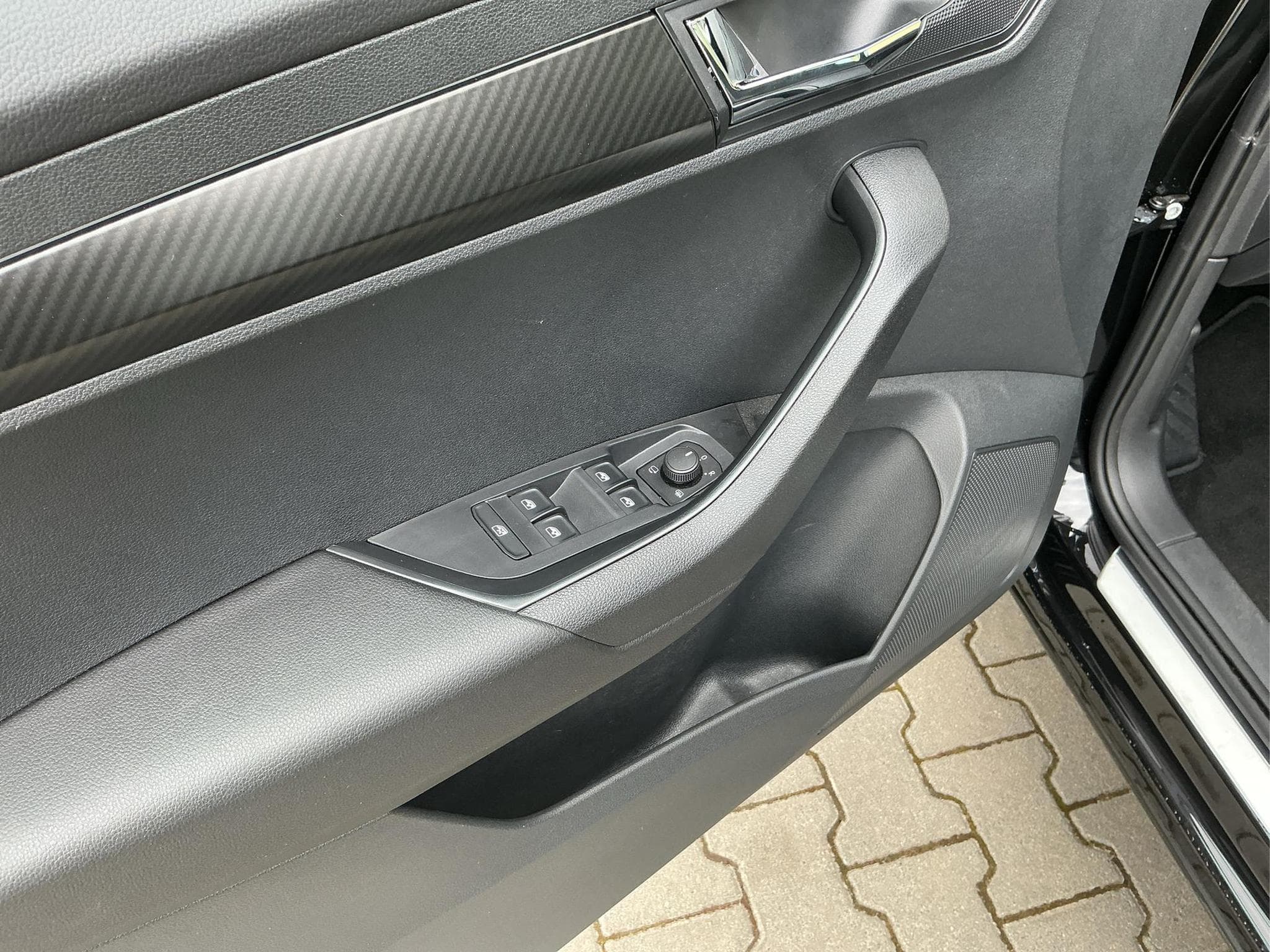 Skoda Karoq Sportline Pano Navi (2024) - Foto 8