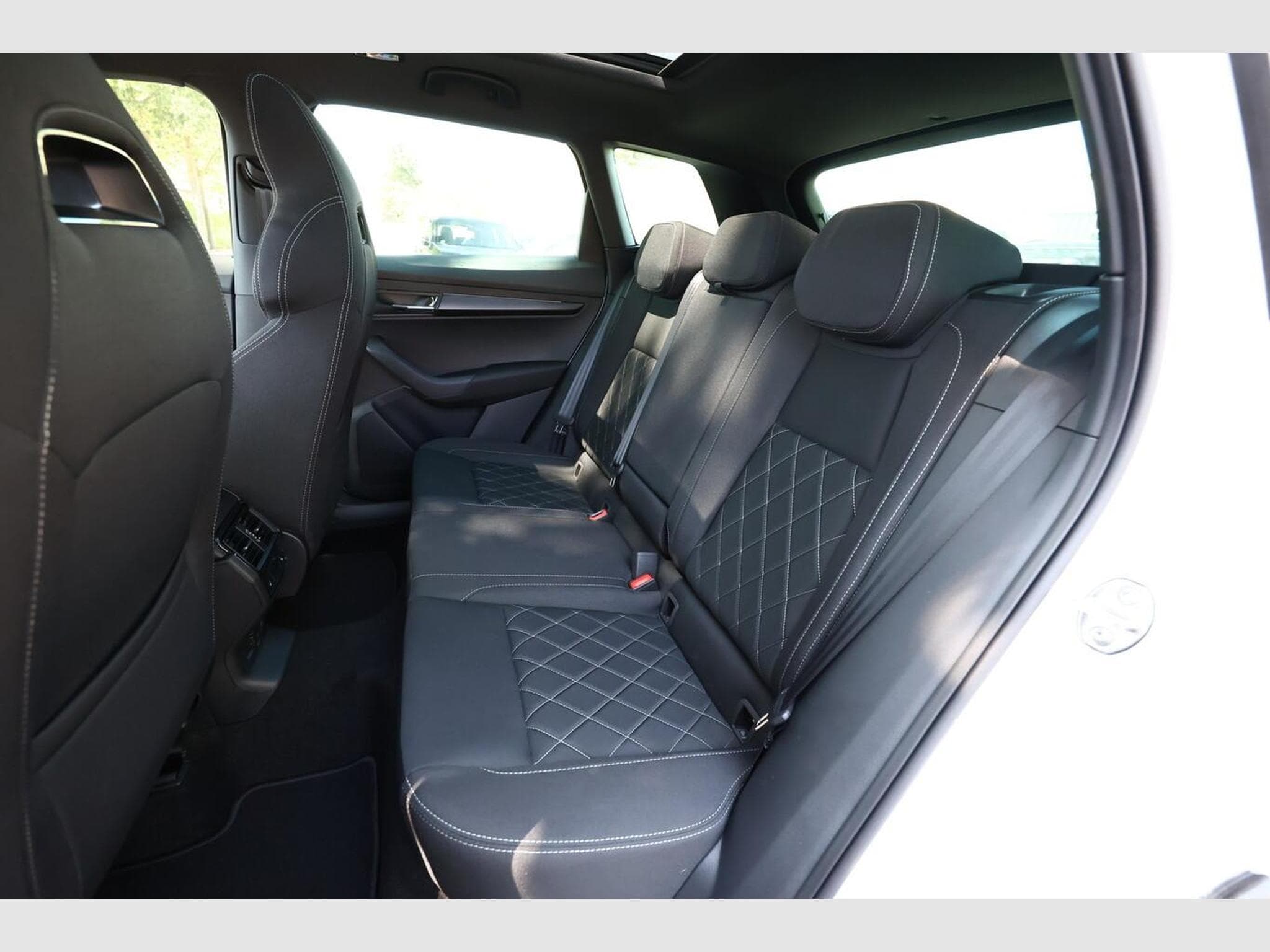 Skoda Karoq Sportline (2026) - Photo 10