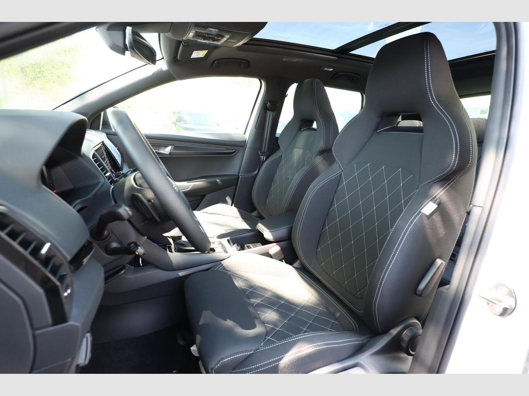 Skoda Karoq Sportline (2026) - Photo 6
