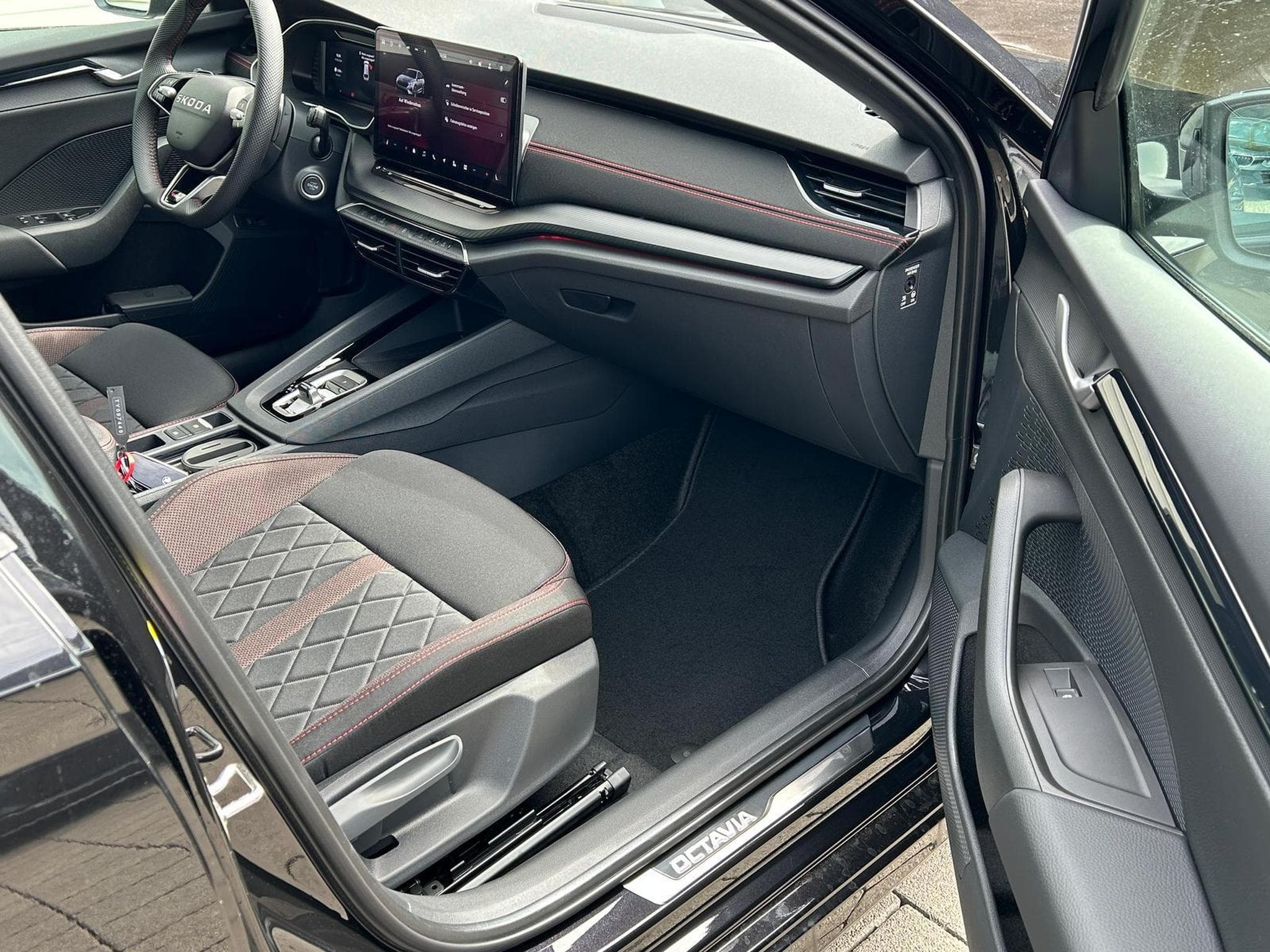 Skoda Octavia RS (2026) - Photo 11