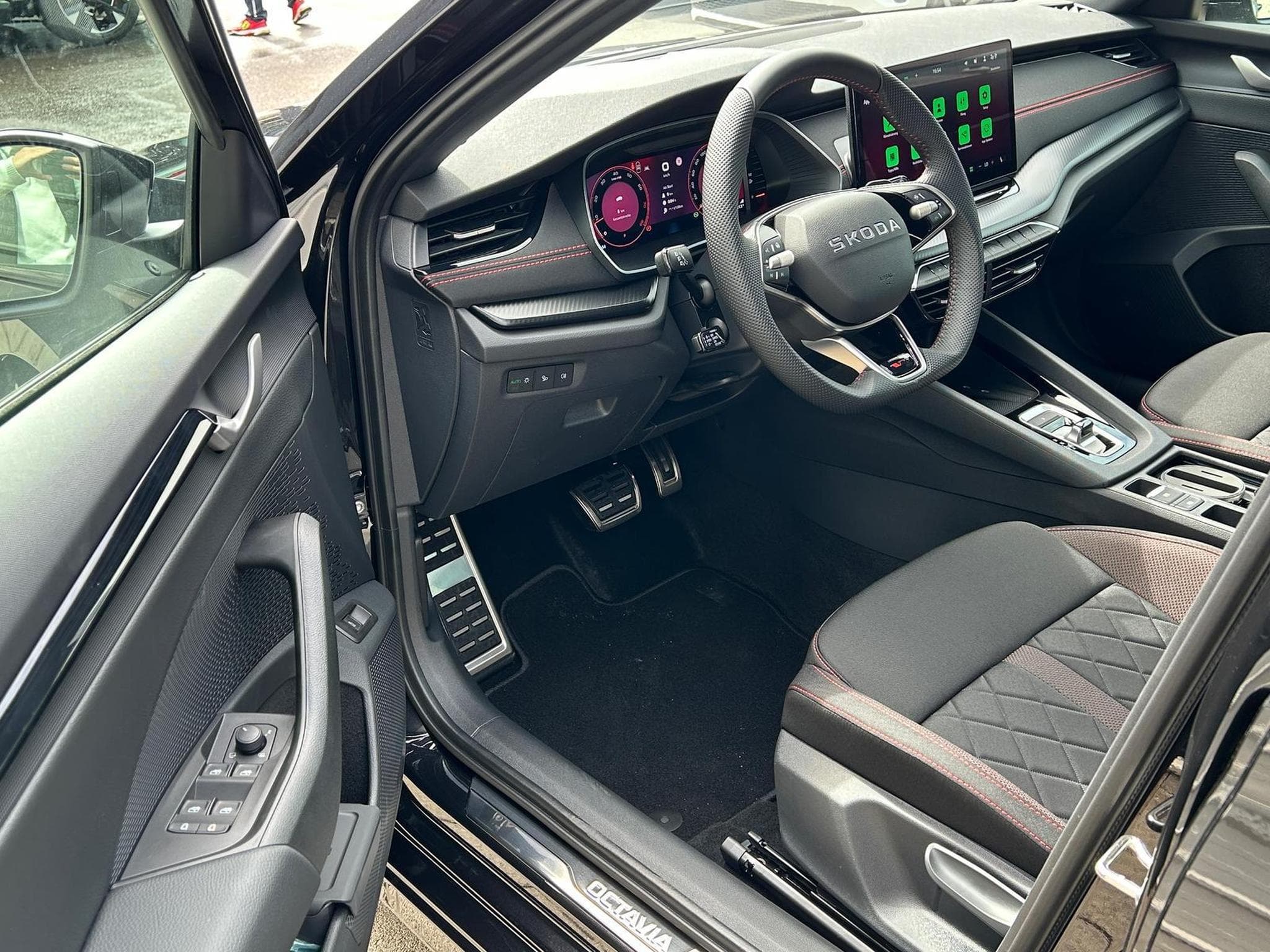 Skoda Octavia RS (2026) - Photo 6
