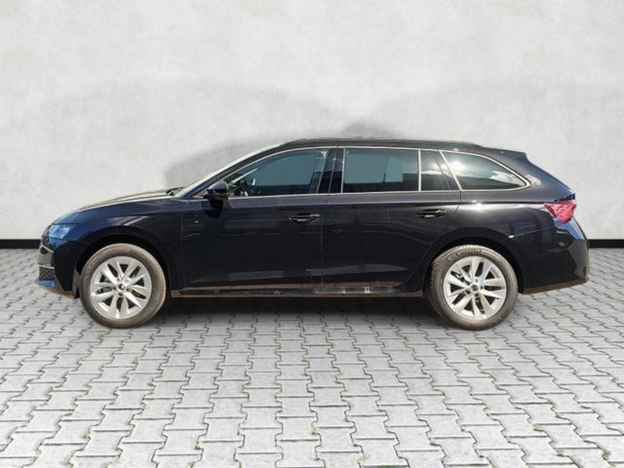 Skoda Octavia 1.5 TSI mHEV 110 kW Selection (2026) - Photo 4