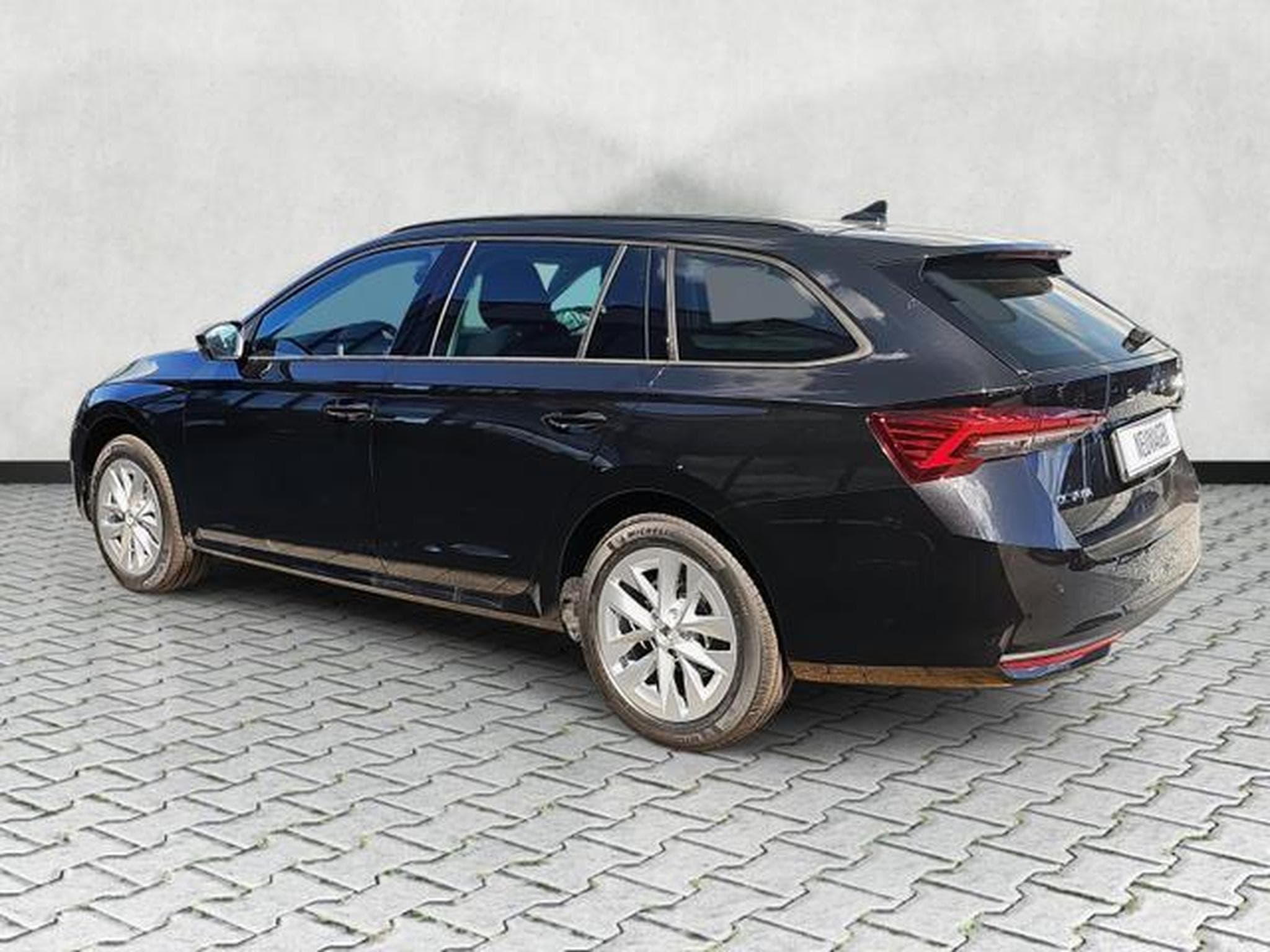Skoda Octavia 1.5 TSI mHEV 110 kW Selection (2026) - Photo 5