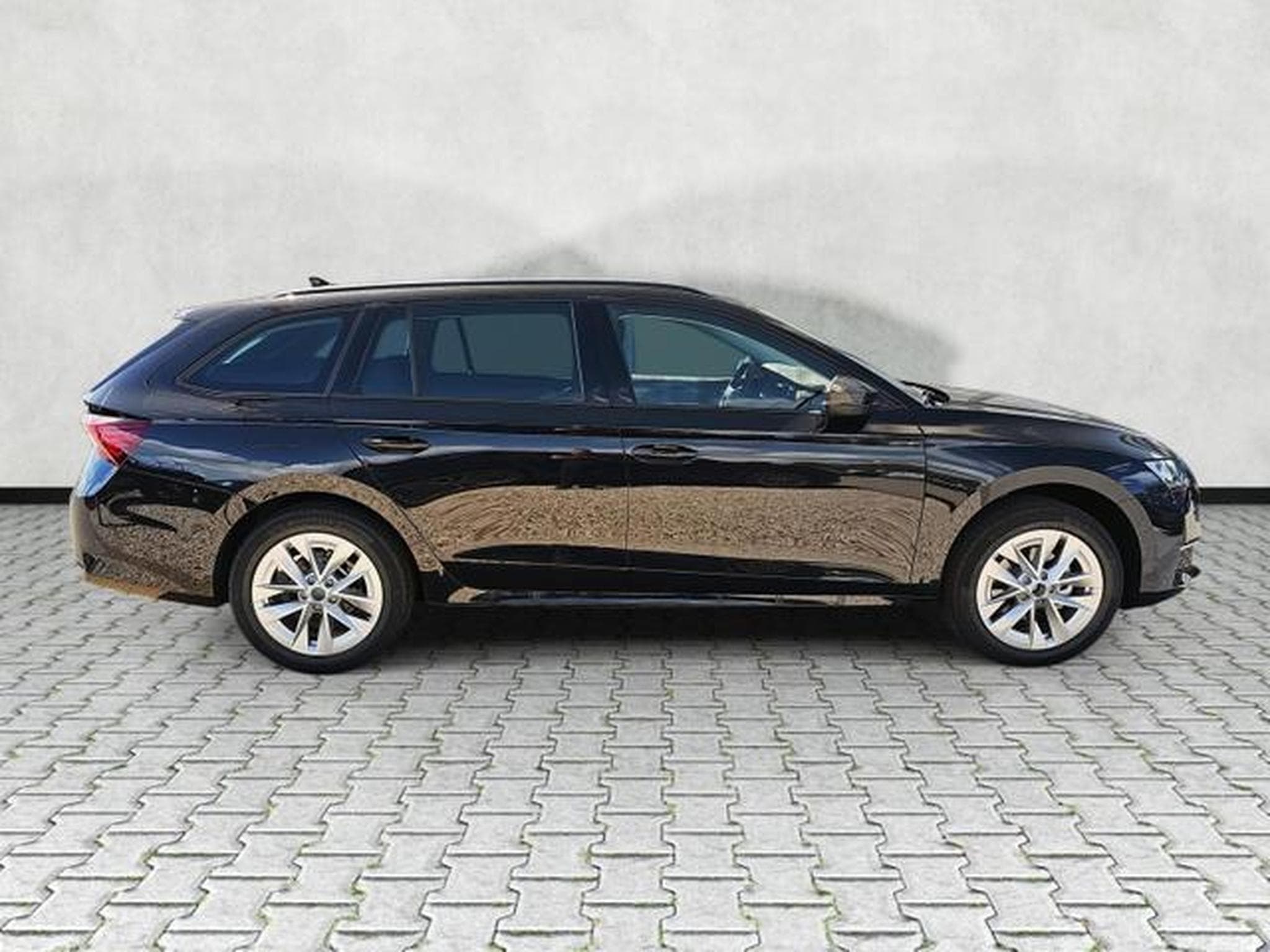 Skoda Octavia 1.5 TSI mHEV 110 kW Selection (2026) - Photo 8