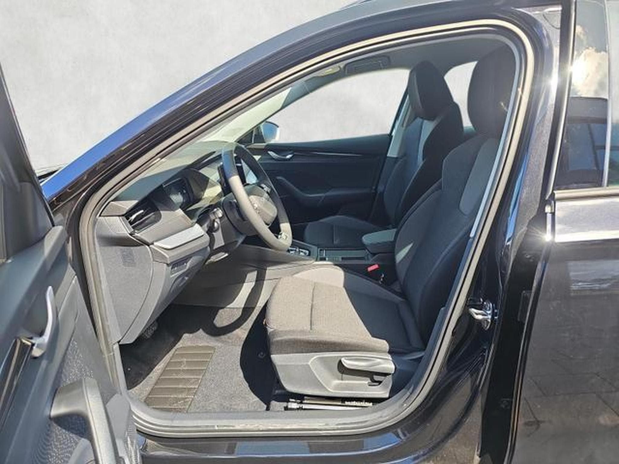 Skoda Octavia 1.5 TSI mHEV 110 kW Selection (2026) - Photo 9