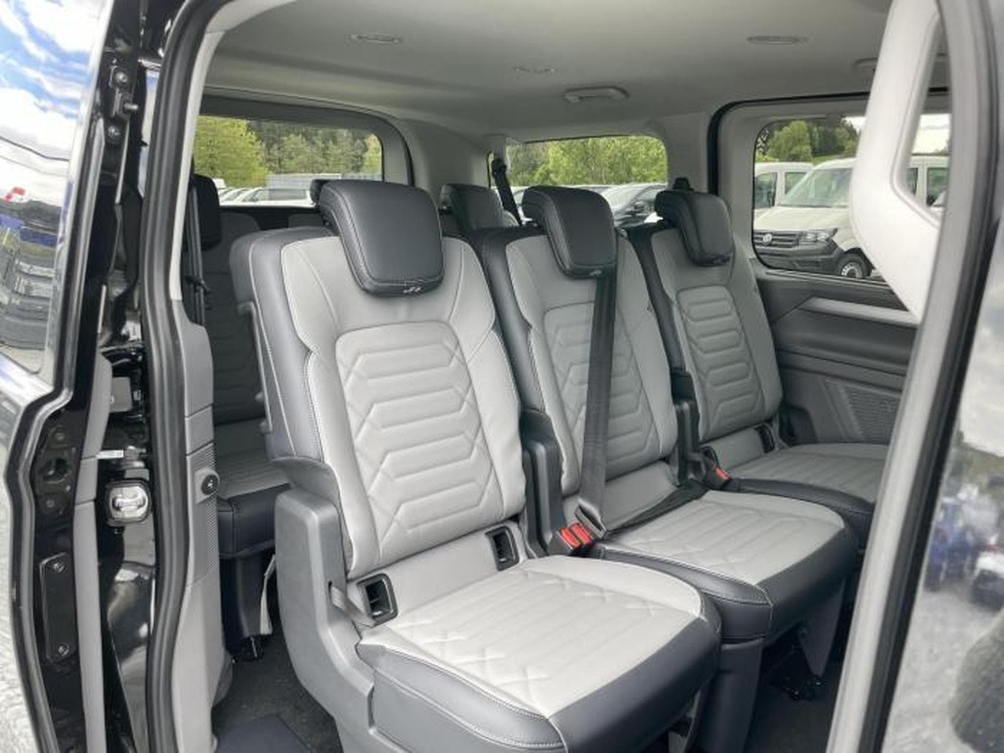 VW T7 Style KR 8 Sitzer (2026) - Photo 8
