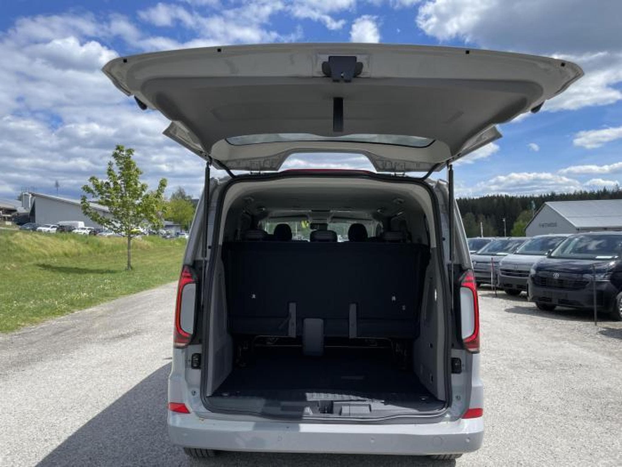 VW T7 Style KR 8 Sitzer (2026) - Photo 5