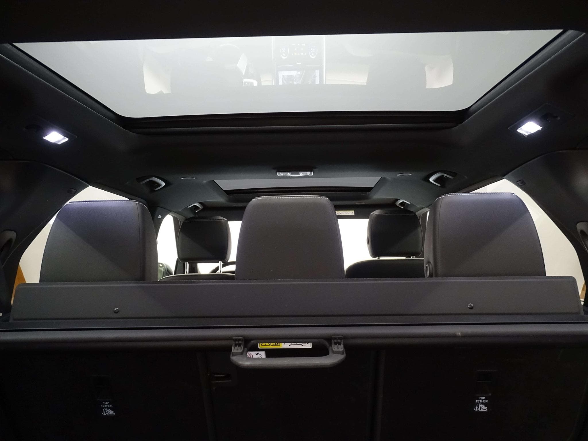 Land-Rover Discovery R-Dynamic P360 AWD auto (2021) - Photo 11