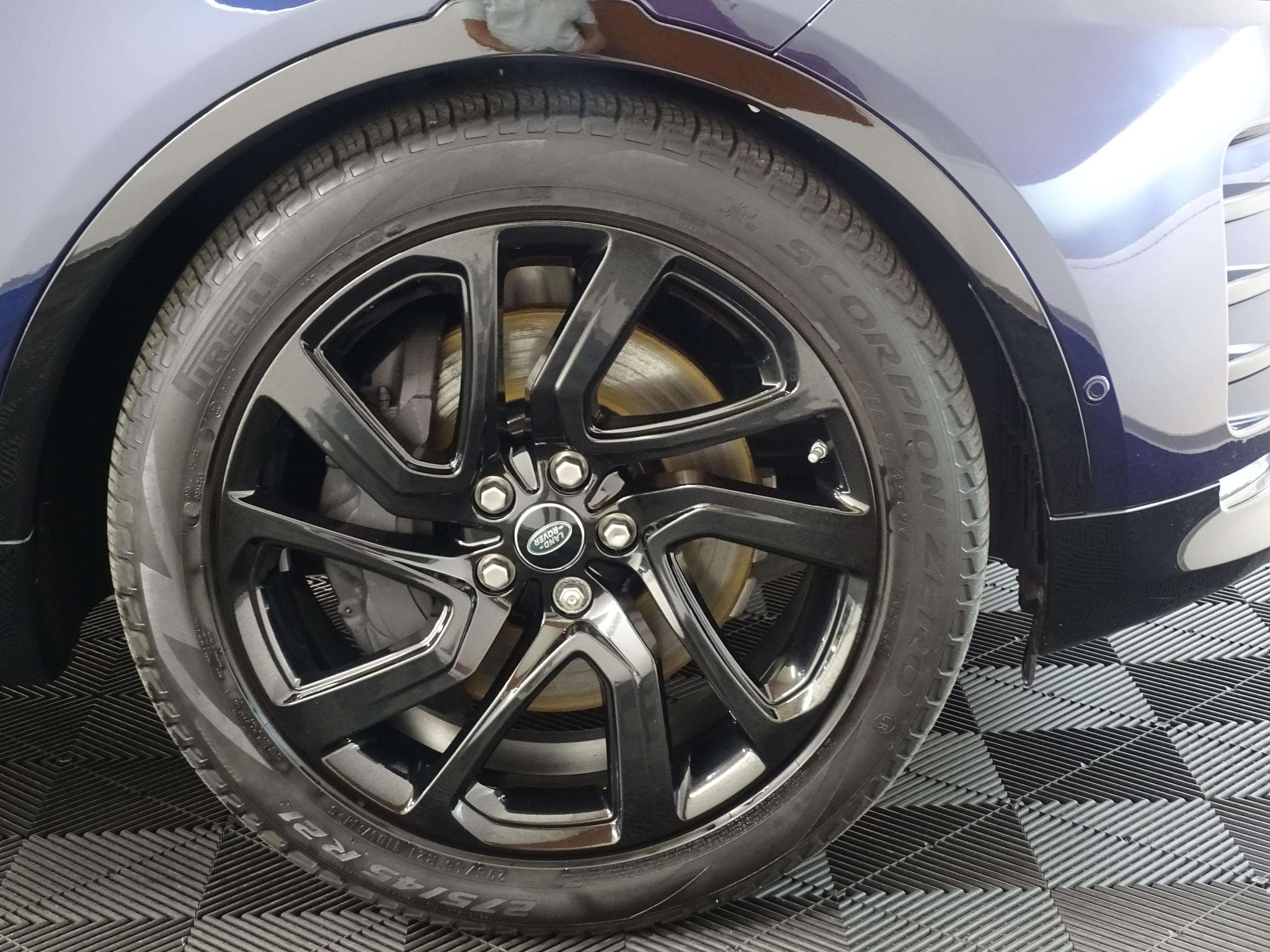 Land-Rover Discovery R-Dynamic P360 AWD auto (2021) - Photo 6