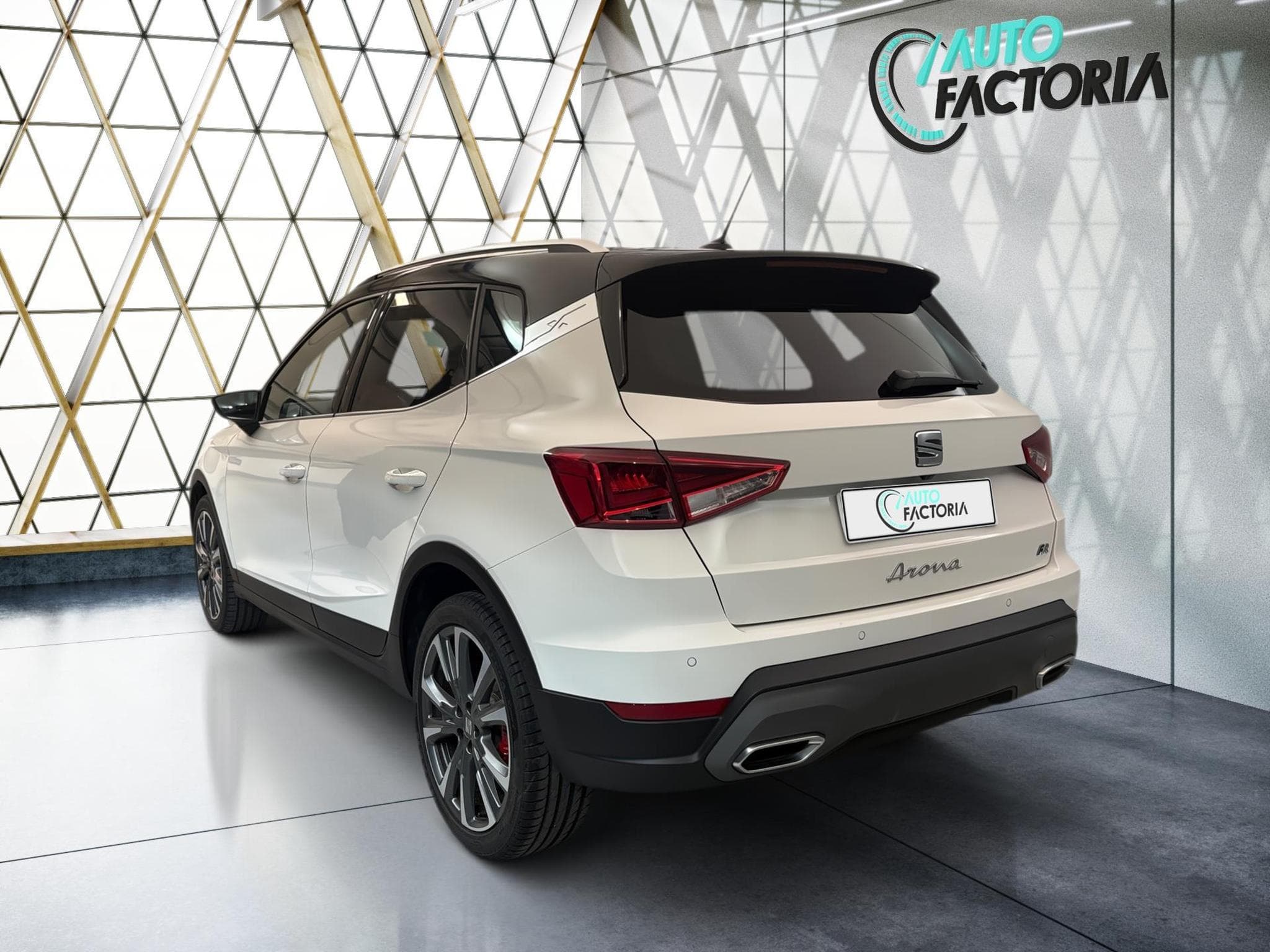 Seat Arona -30% 1.0 TSI 115cv FR +GPS+CAM+PARK ASSIST+Opts (2025) - Photo 4