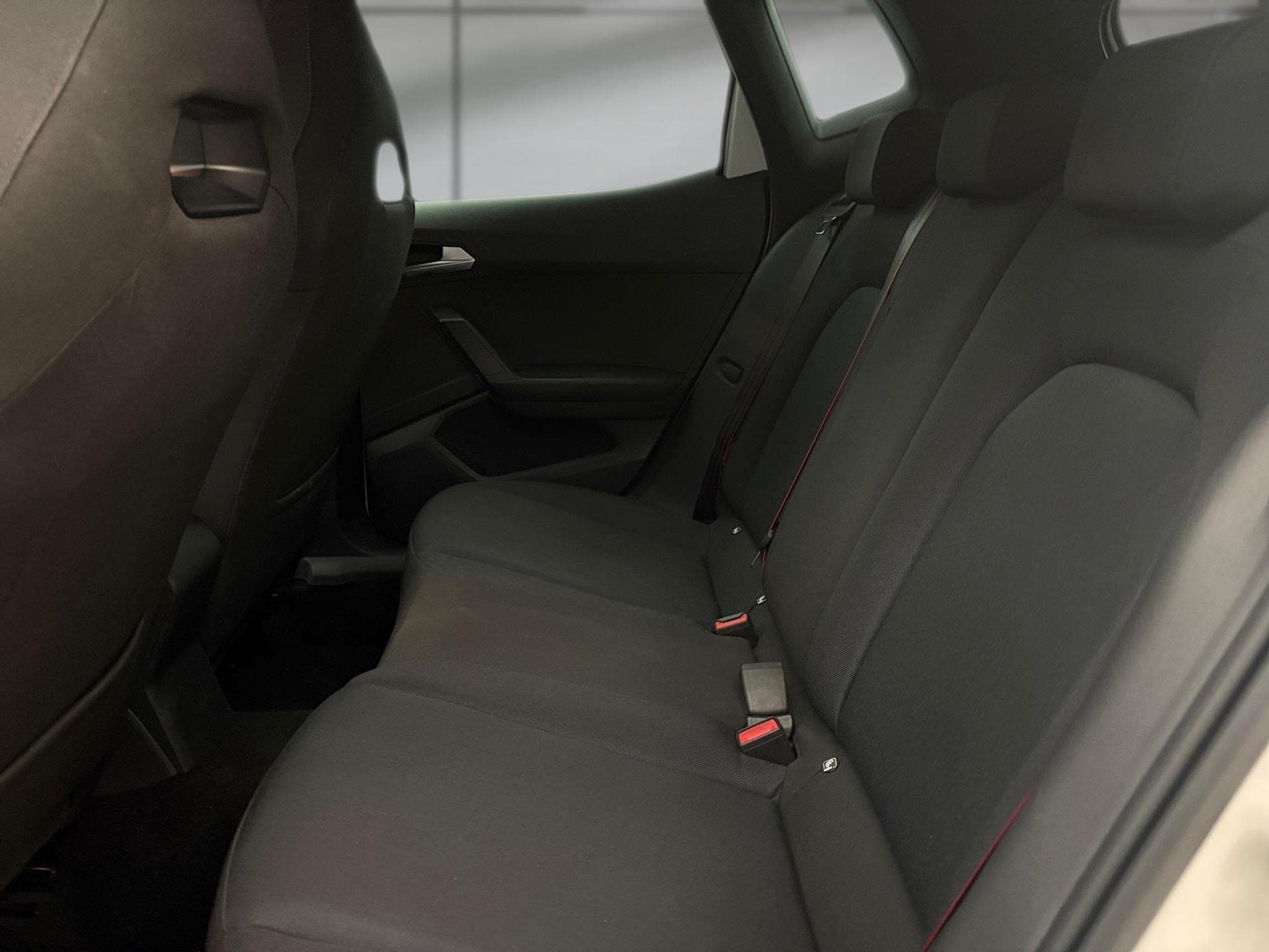Seat Arona -30% 1.0 TSI 115cv FR +GPS+CAM+PARK ASSIST+Opts (2025) - Photo 8