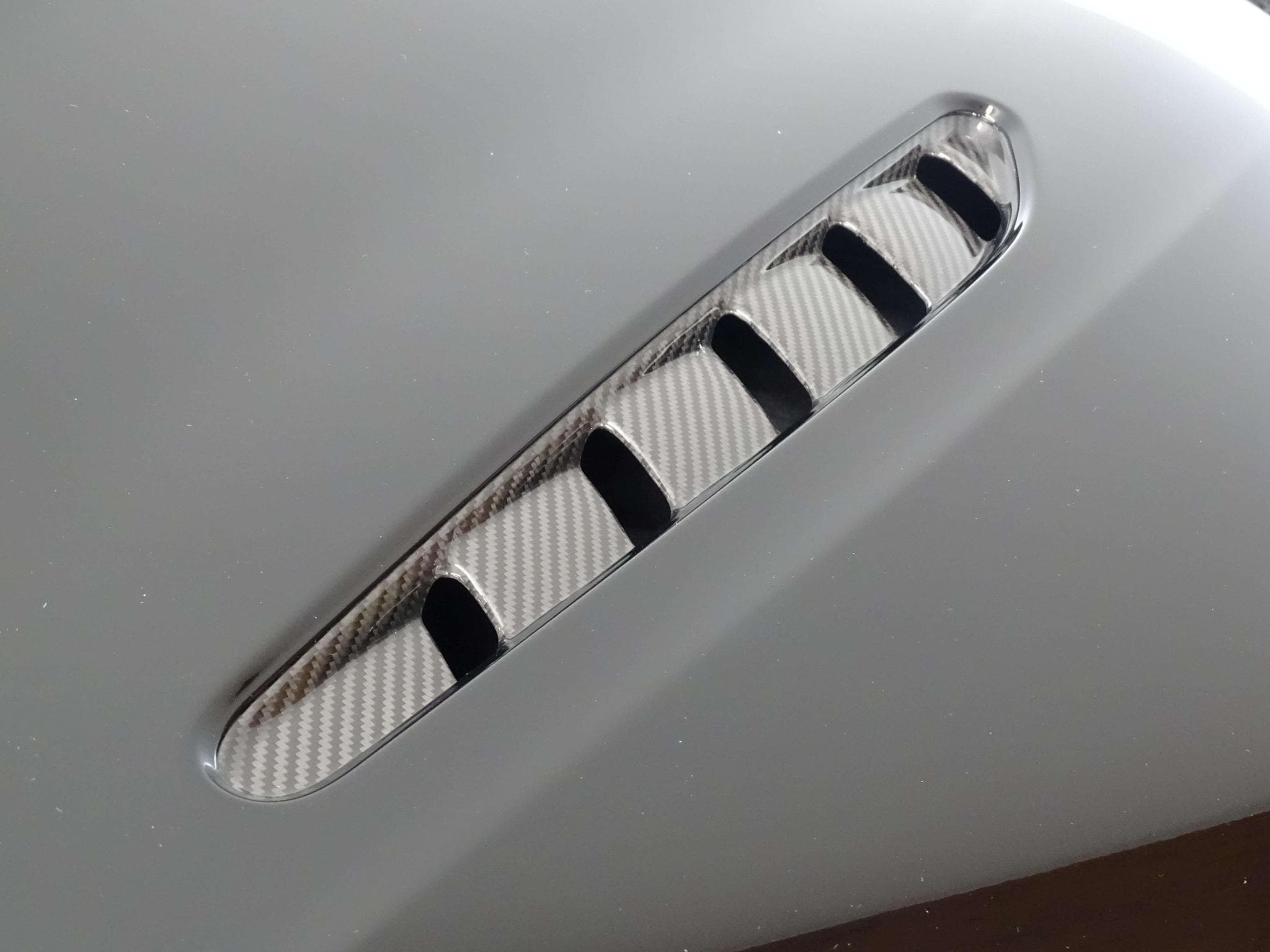 Aston-Martin V8 Vantage F1 Edition (2023) - Photo 8