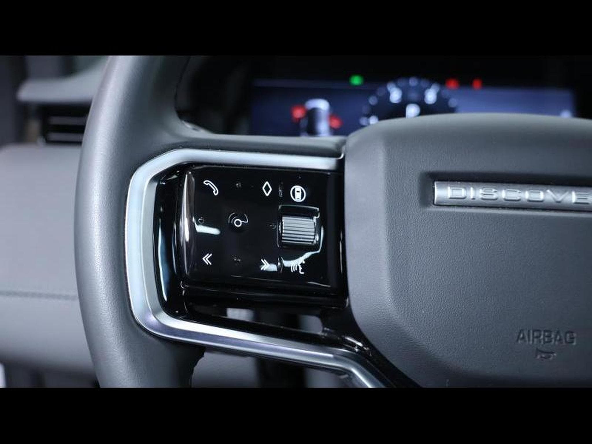 Land-Rover Discovery Sport D200 R-Dynamic SE (2024) - Photo 16