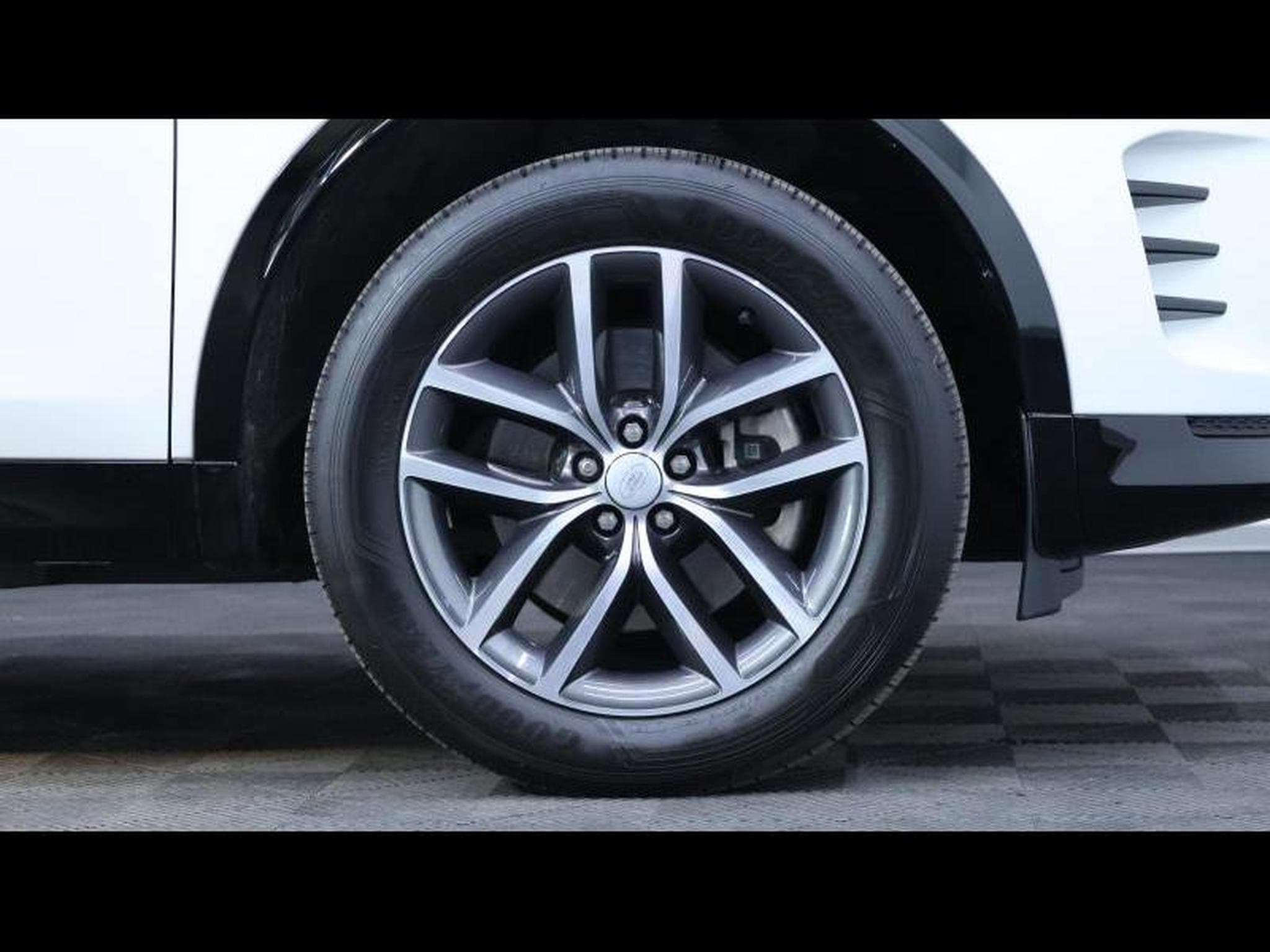 Land-Rover Discovery Sport D200 R-Dynamic SE (2024) - Photo 6
