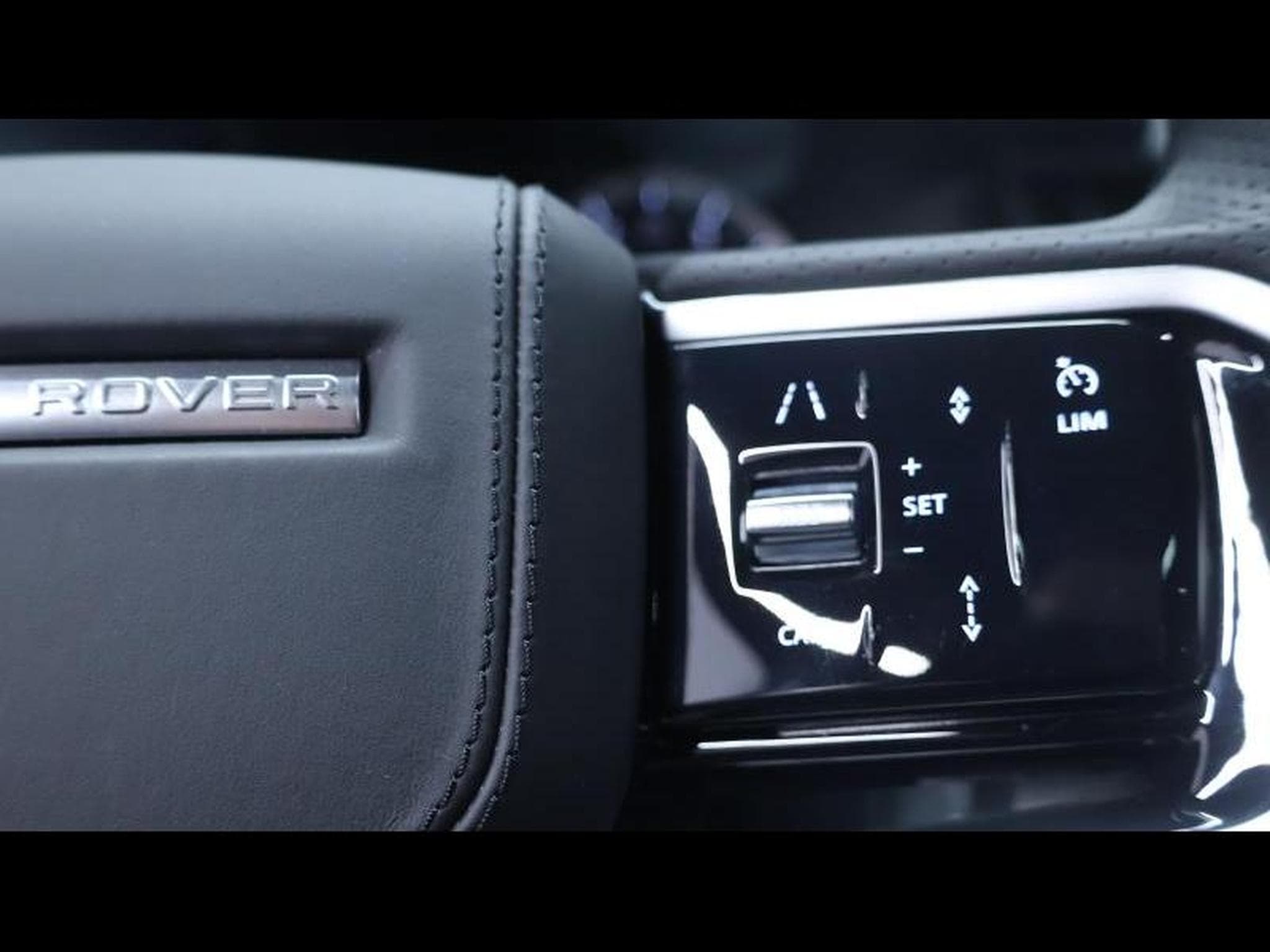Land-Rover Range Rover Velar D200 R-Dynamic SE AWD AUTO (2023) - Photo 16