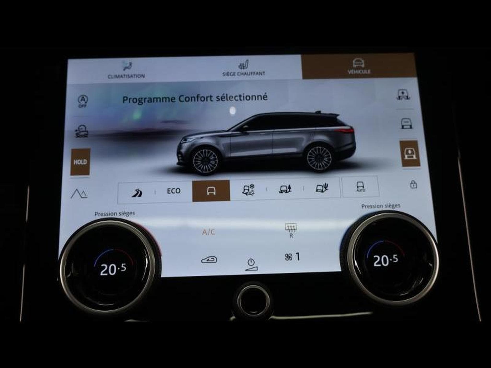 Land-Rover Range Rover Velar D200 R-Dynamic SE AWD AUTO (2023) - Photo 22