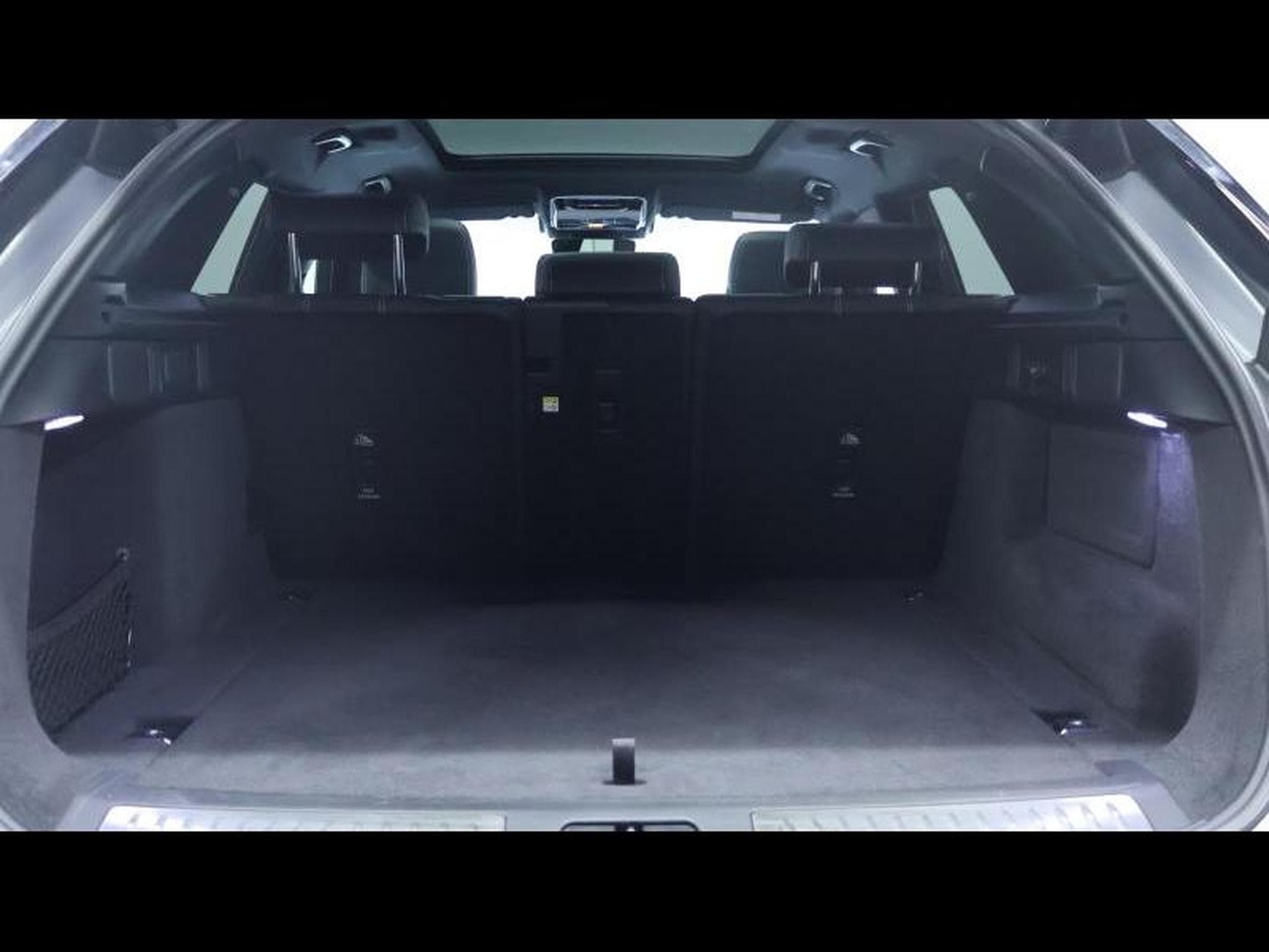 Land-Rover Range Rover Velar D200 R-Dynamic SE AWD AUTO (2023) - Photo 6