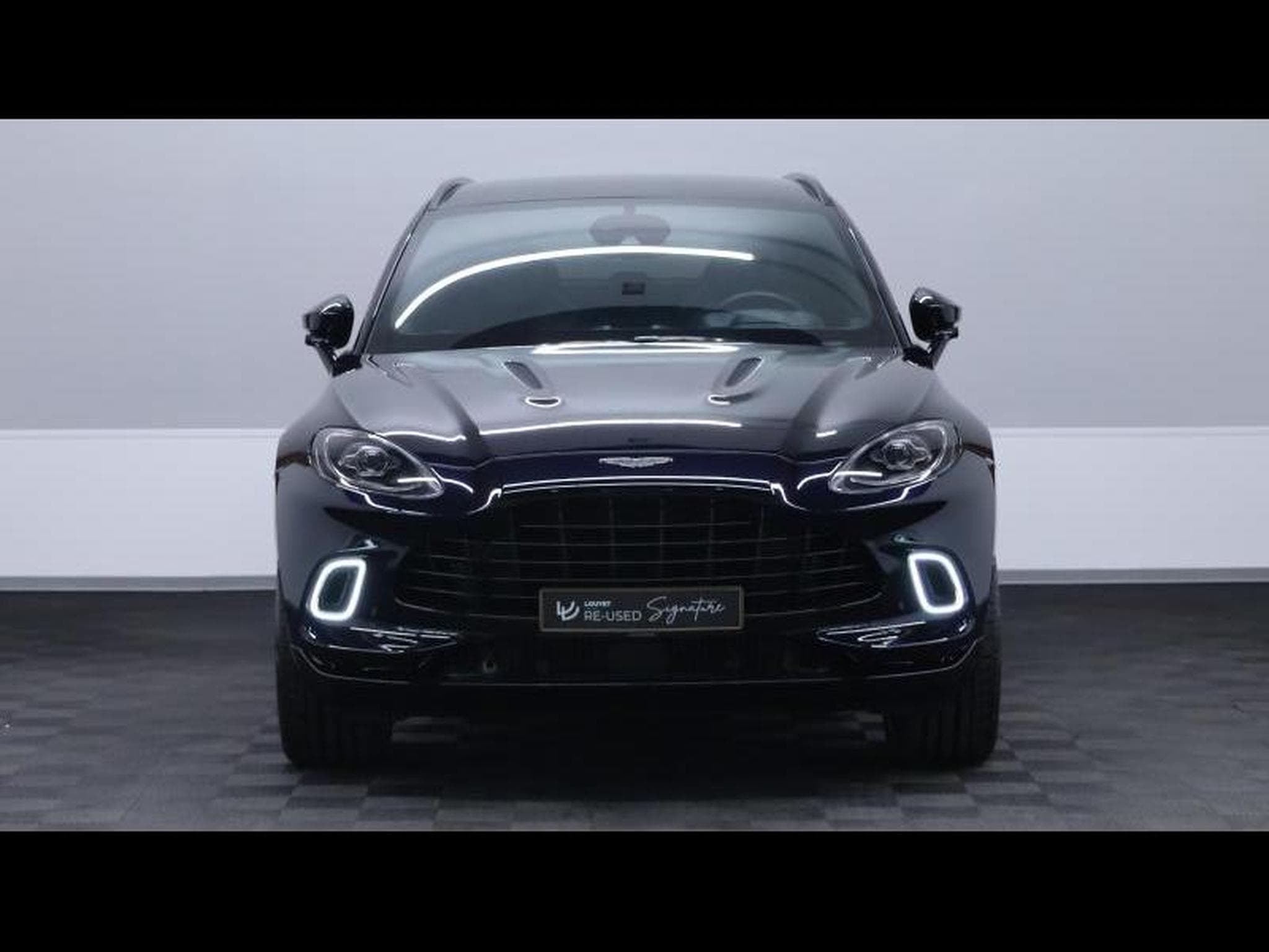 Aston-Martin DBX 4.0 V8 550 (2021) - Photo 2
