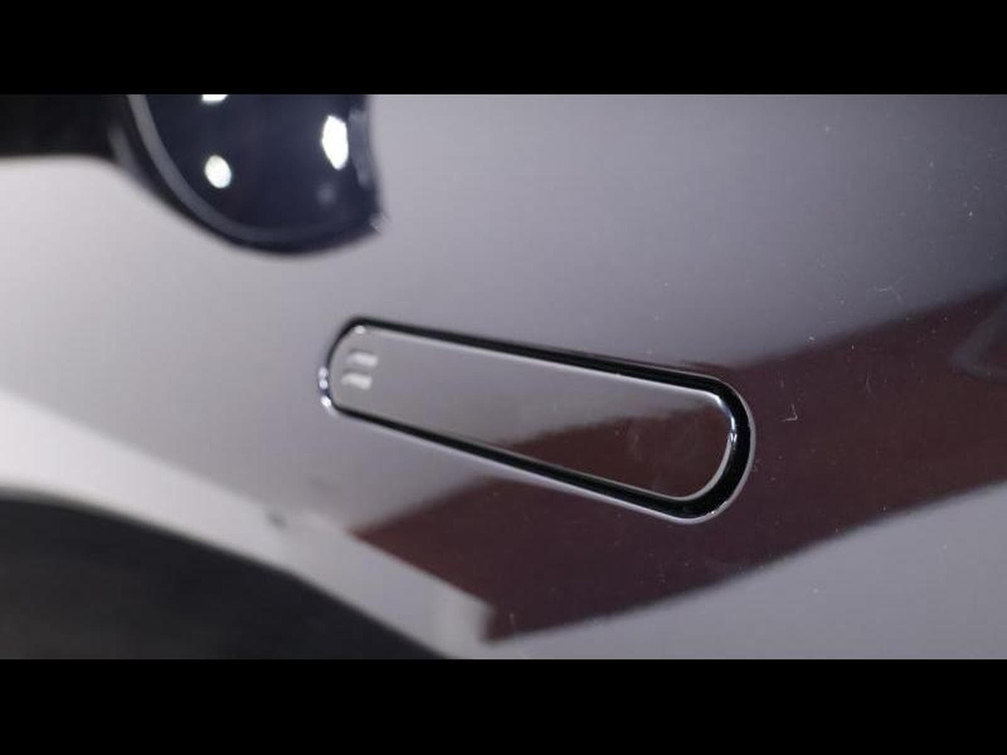 Aston-Martin DBX 4.0 V8 550 (2021) - Photo 27
