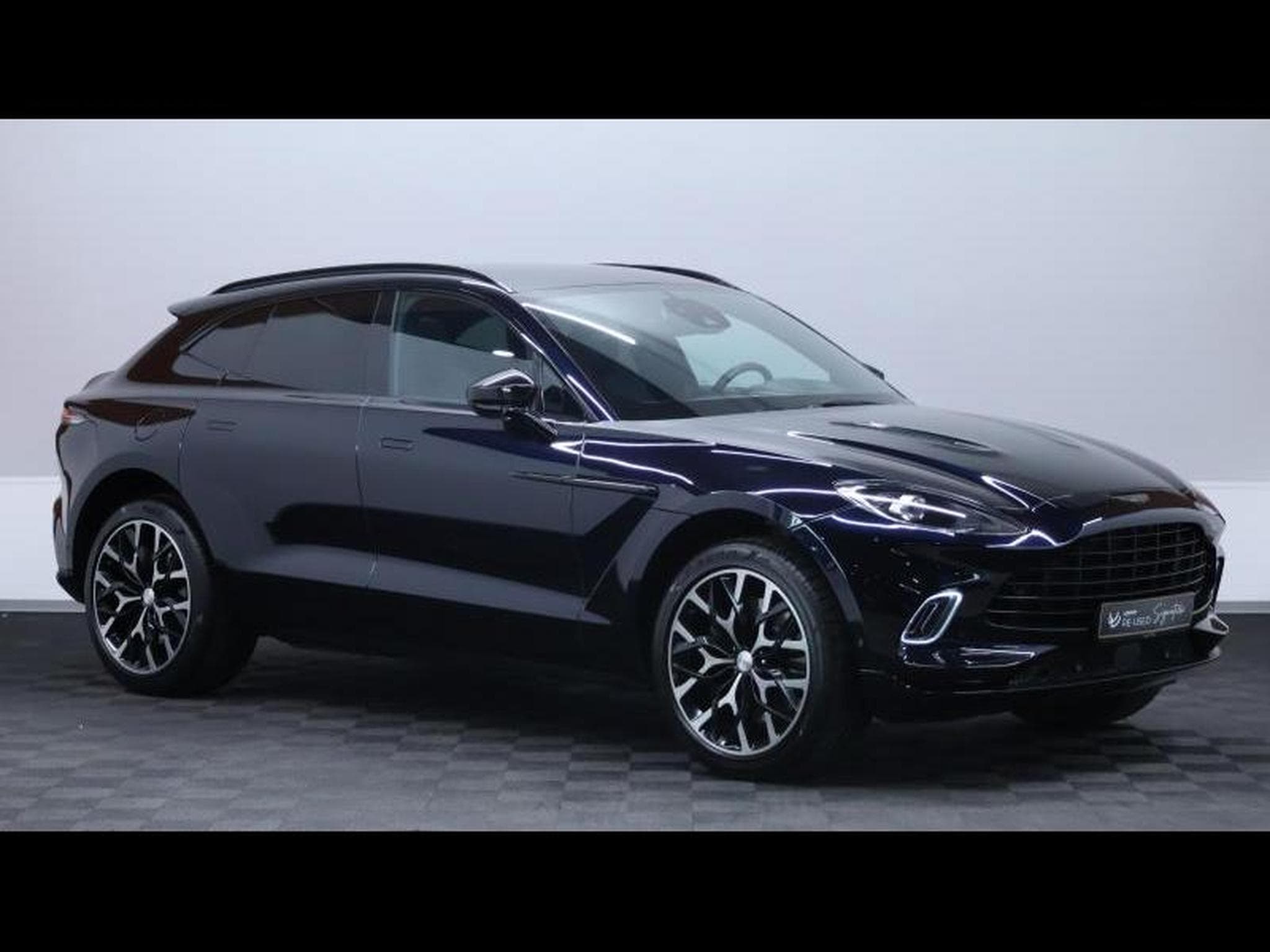 Aston-Martin DBX 4.0 V8 550 (2021) - Photo 3