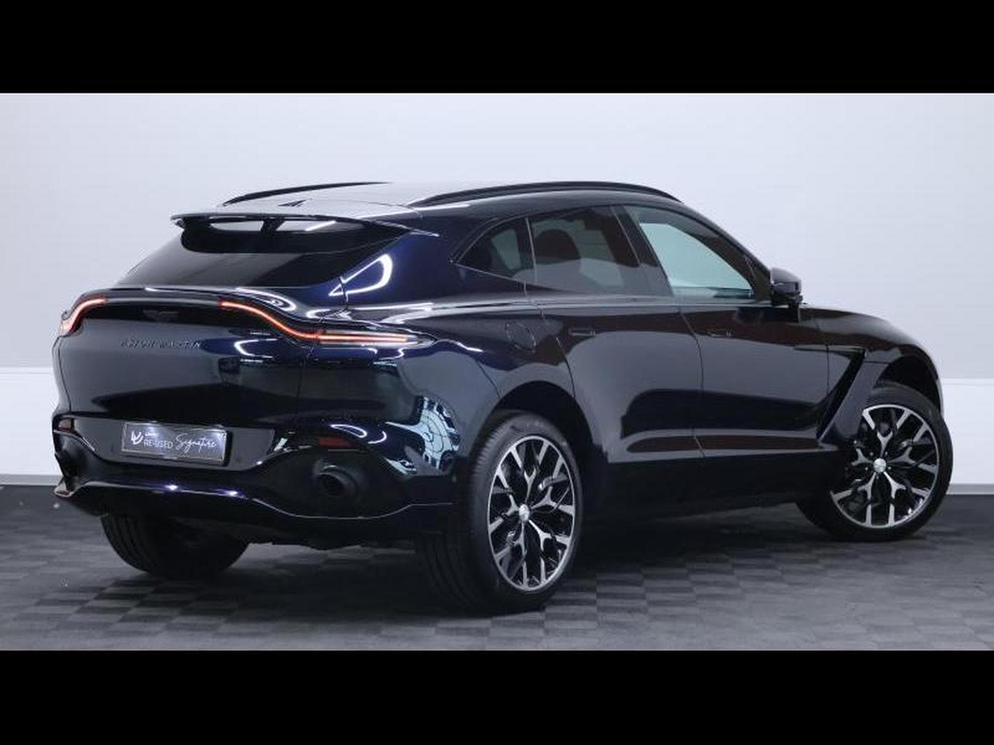 Aston-Martin DBX 4.0 V8 550 (2021) - Photo 5