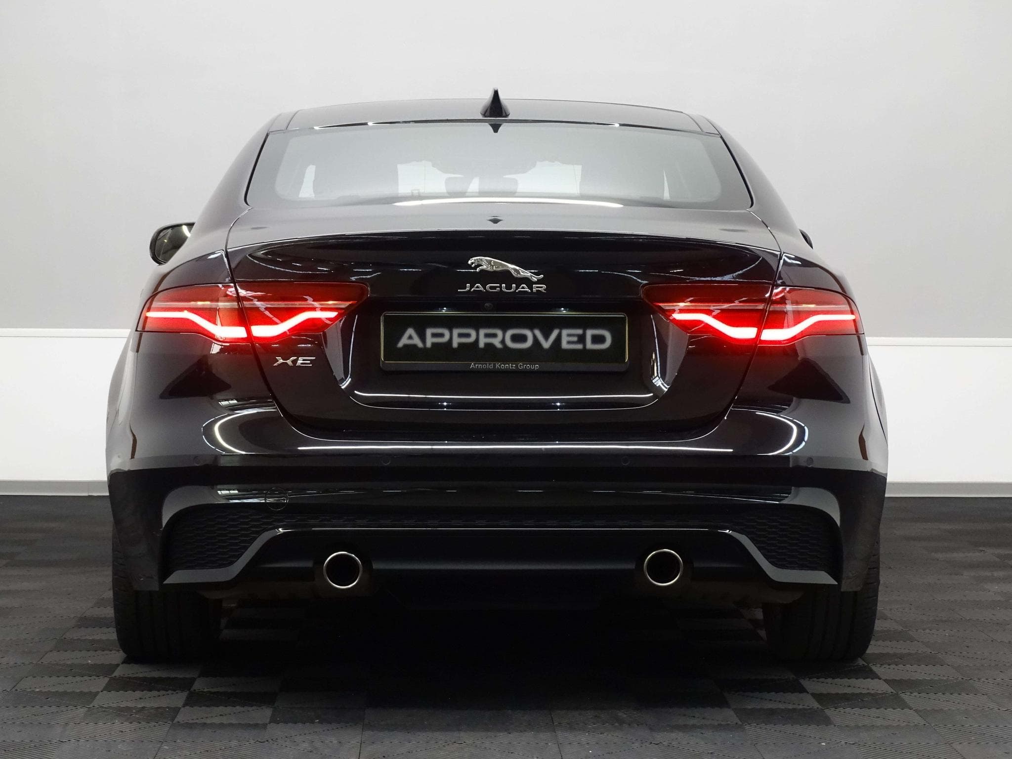 Jaguar XE R-Dynamic SE P250 (2023) - Photo 5