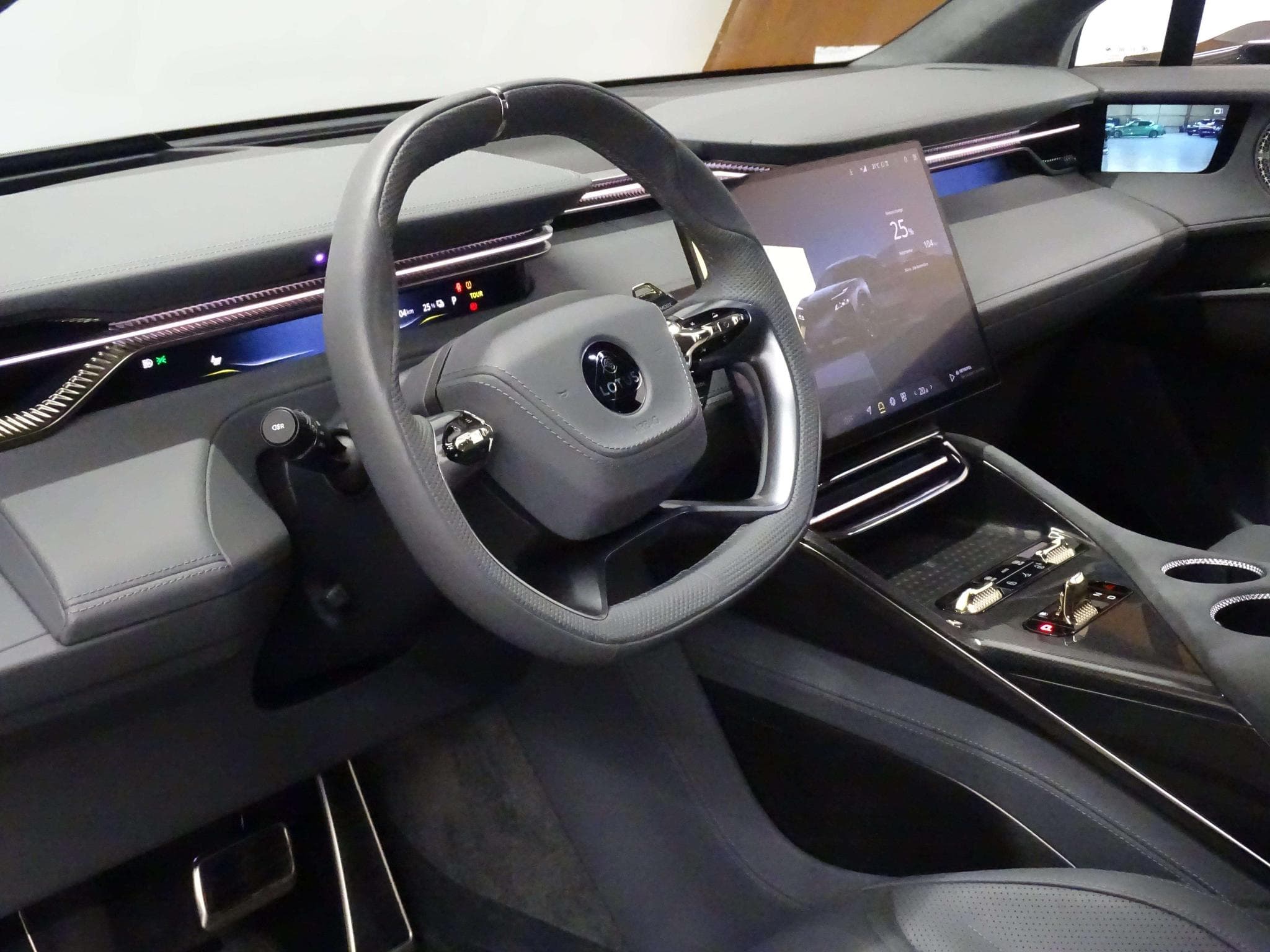 Lotus Eletre R 918ch (2024) - Photo 20