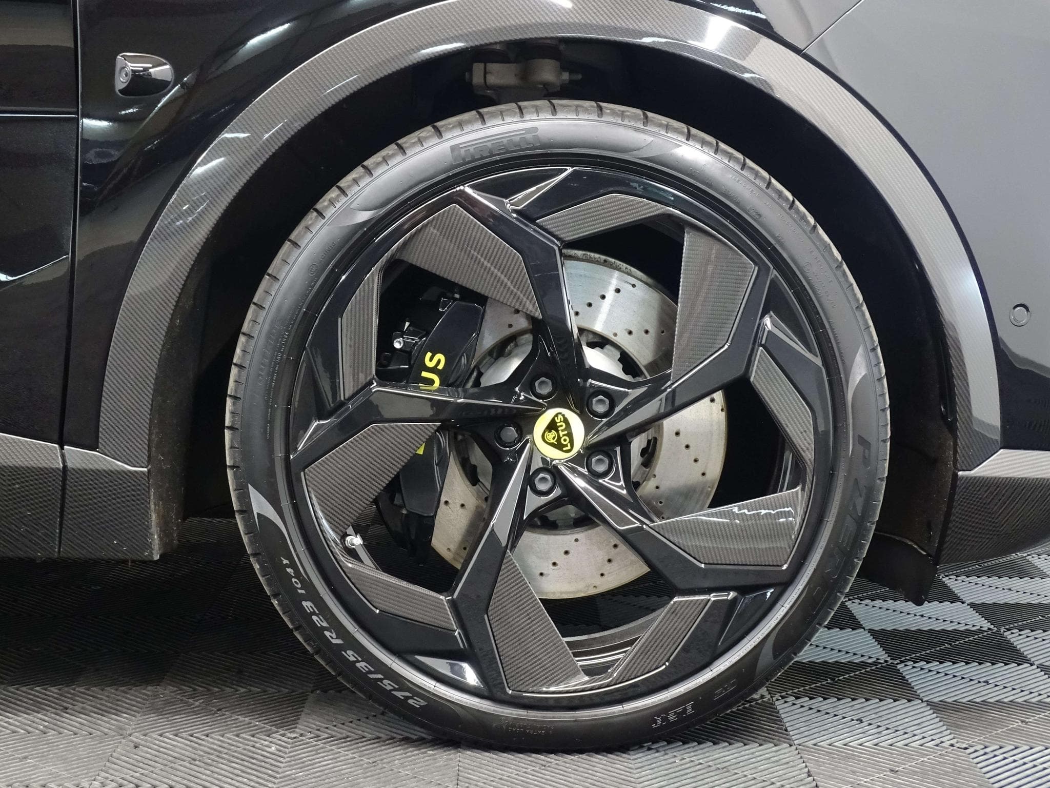 Lotus Eletre R 918ch (2024) - Photo 6