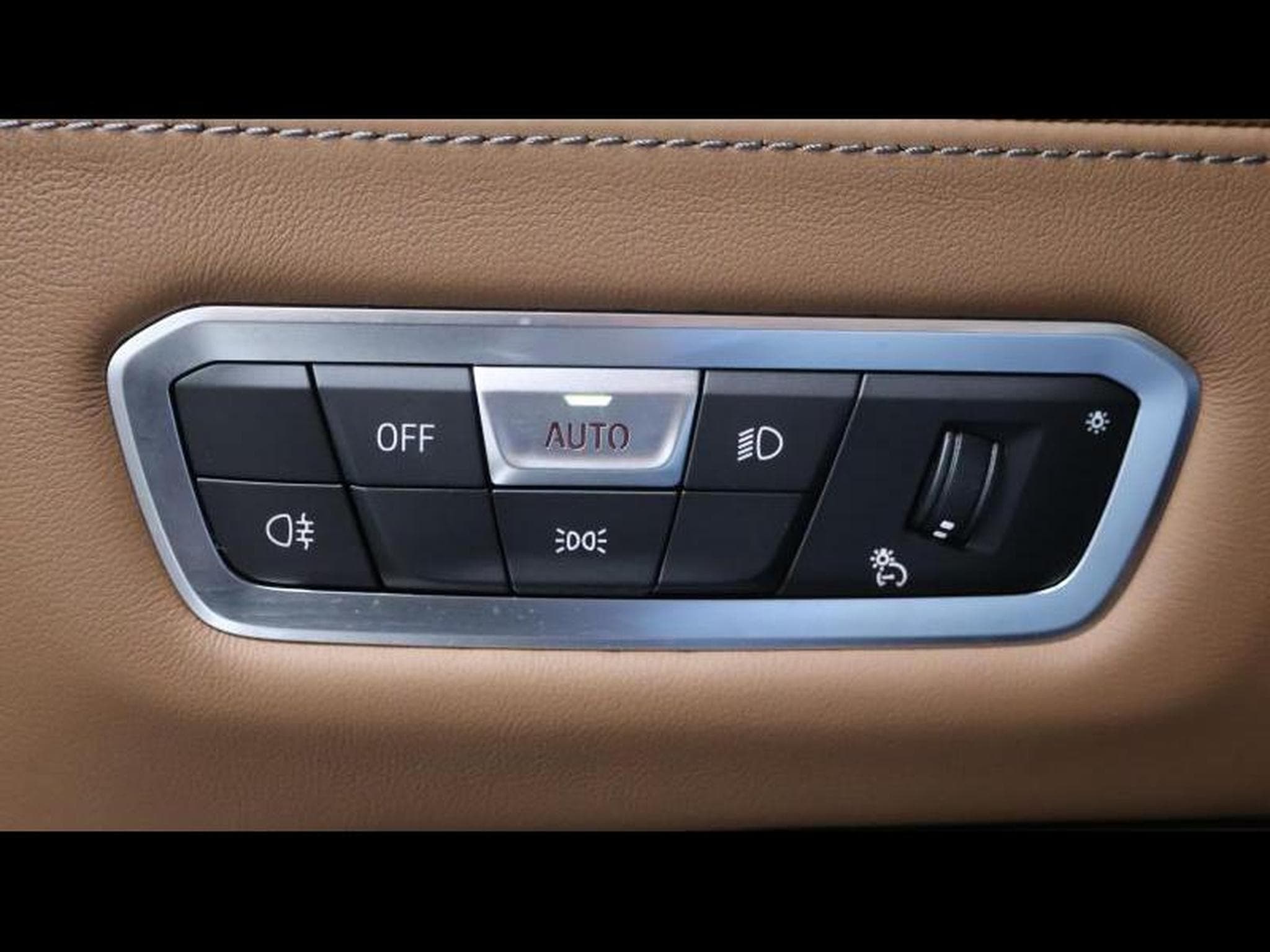 BMW X6M Competition 4.4 V8 bi-turbo (2021) - Photo 22