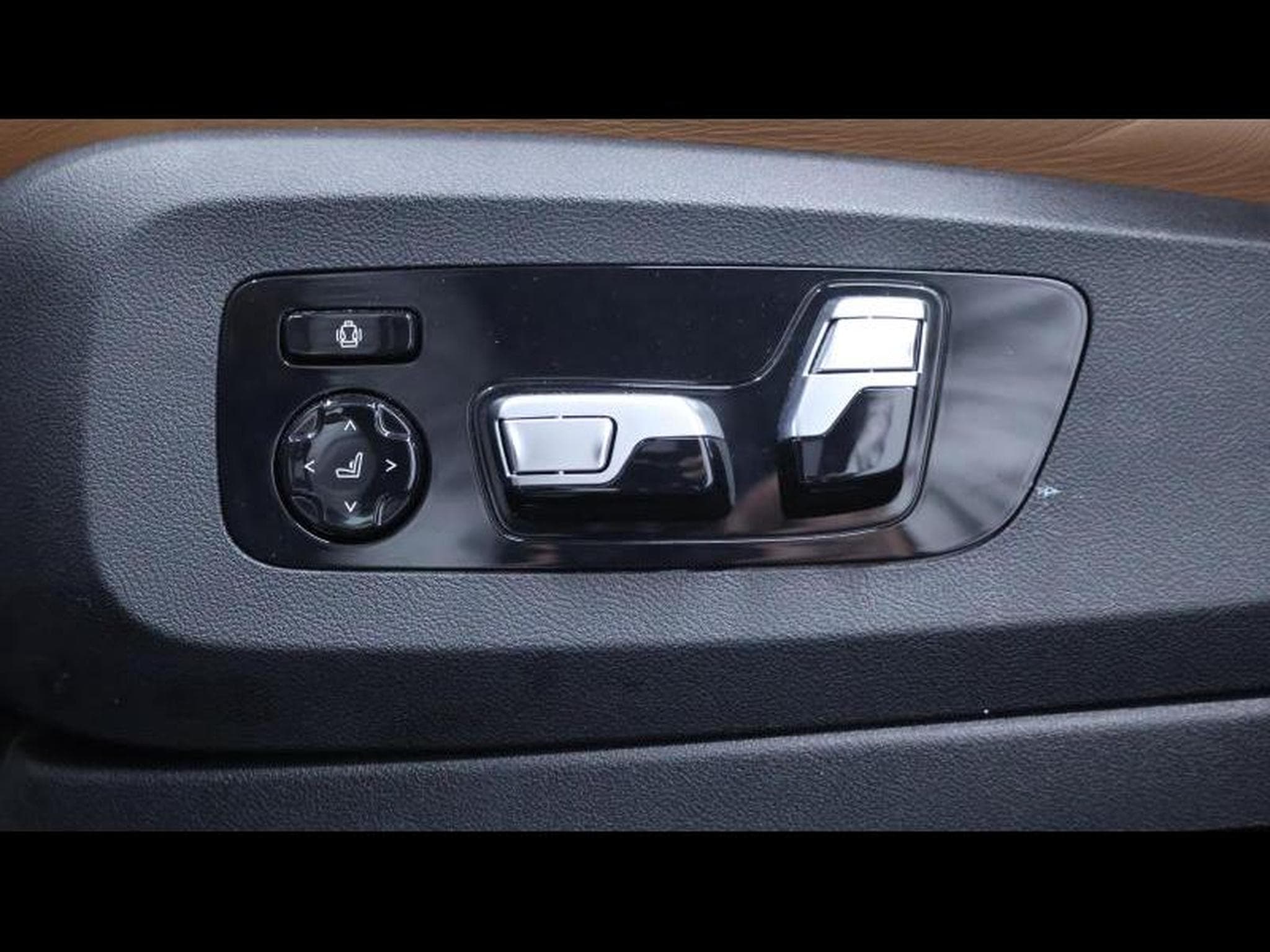 BMW X6M Competition 4.4 V8 bi-turbo (2021) - Photo 23