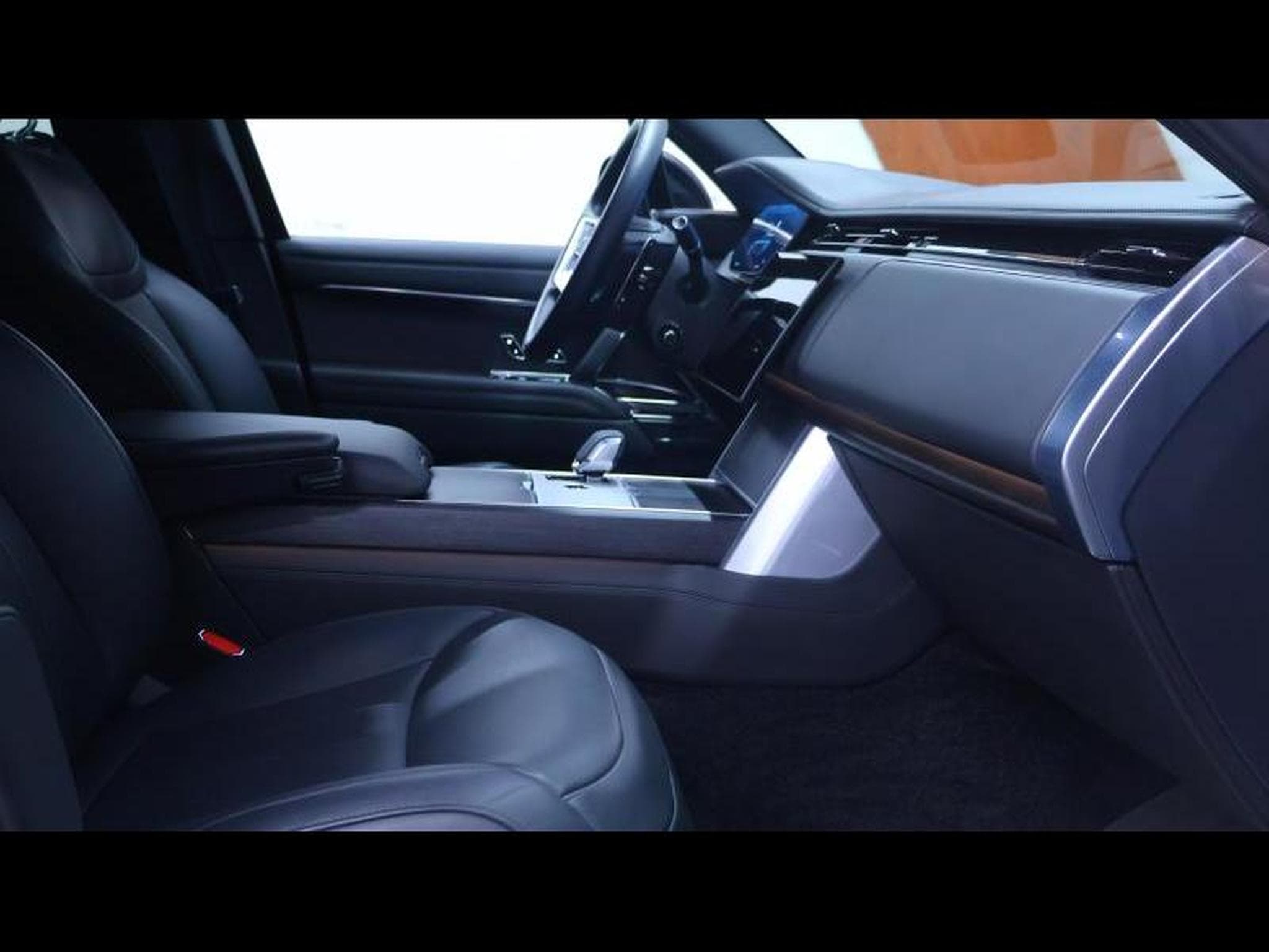 Land-Rover Range Rover P550e Autobiography SWB AWD Auto (2024) - Photo 11