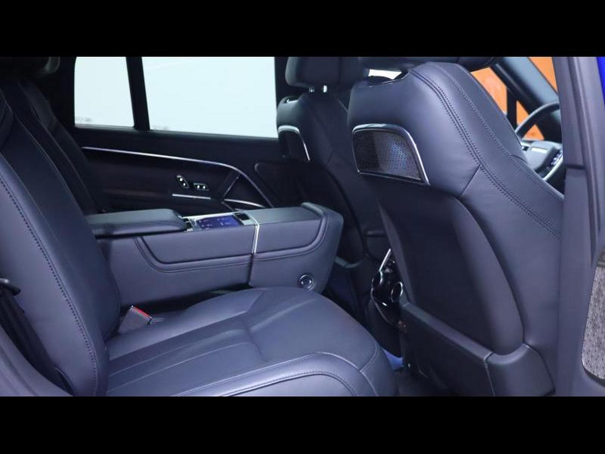 Land-Rover Range Rover P550e Autobiography SWB AWD Auto (2024) - Photo 12