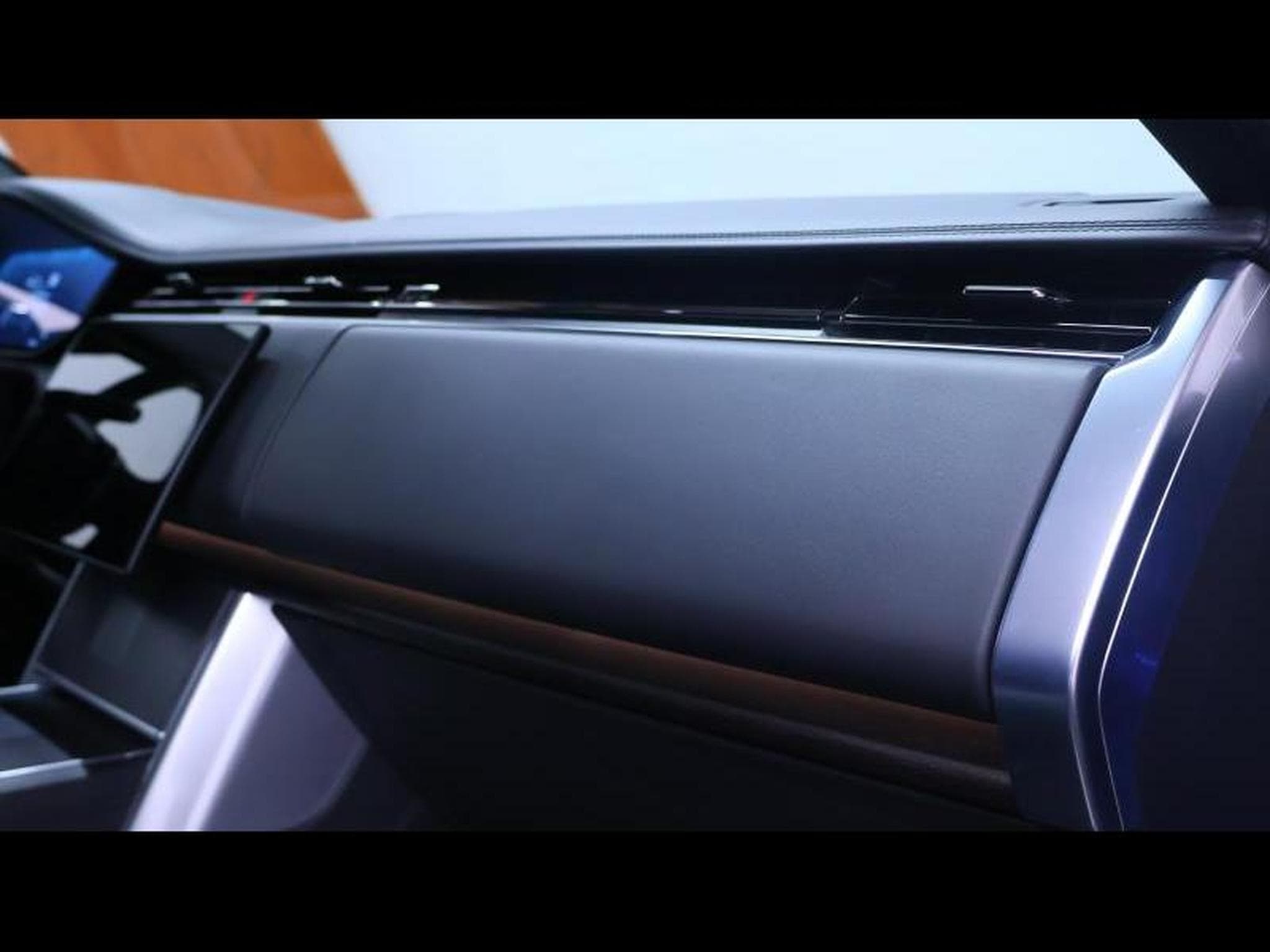 Land-Rover Range Rover P550e Autobiography SWB AWD Auto (2024) - Photo 14