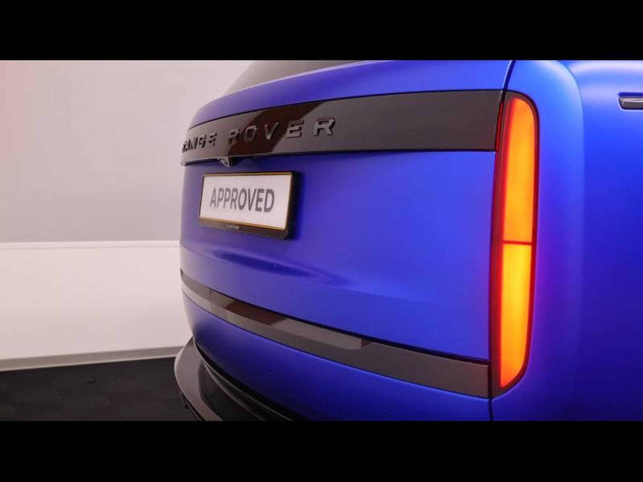Land-Rover Range Rover P550e Autobiography SWB AWD Auto (2024) - Photo 9