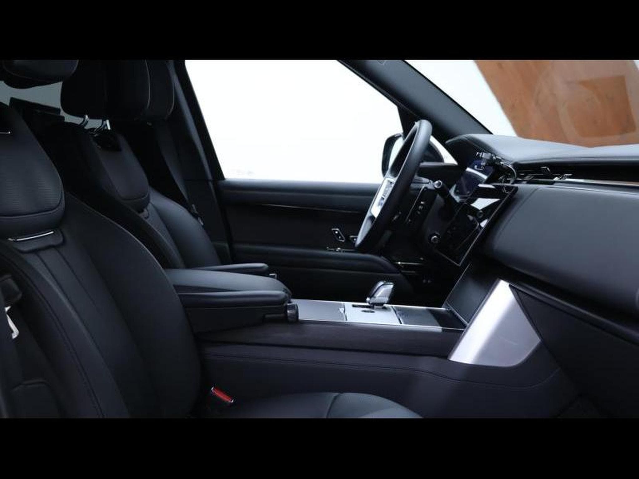 Land-Rover Range Rover LWB P615 SV AWD Auto (2025) - Photo 9