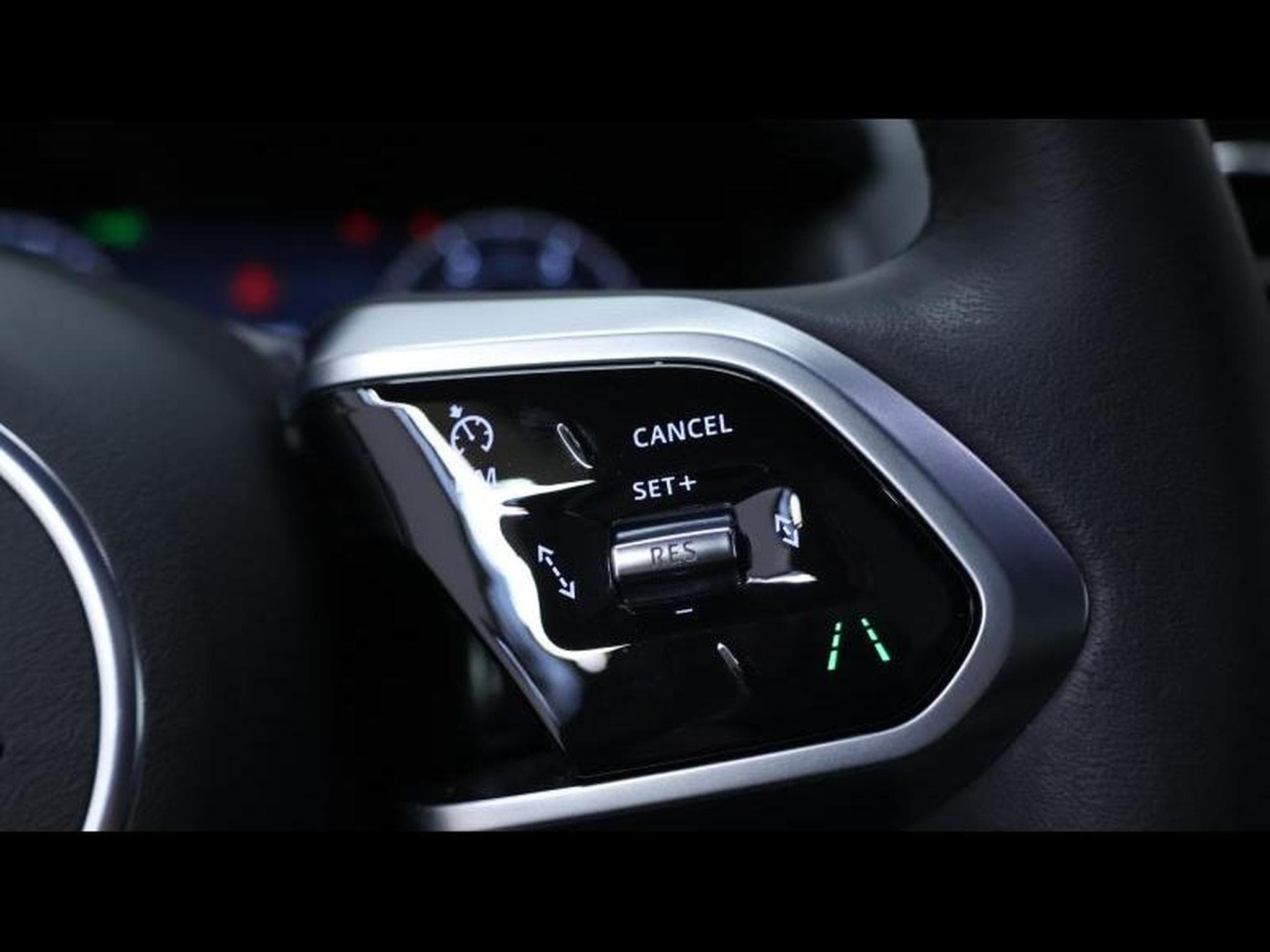 Jaguar XE D200 R-Dynamic S RWD Auto (2024) - Photo 16