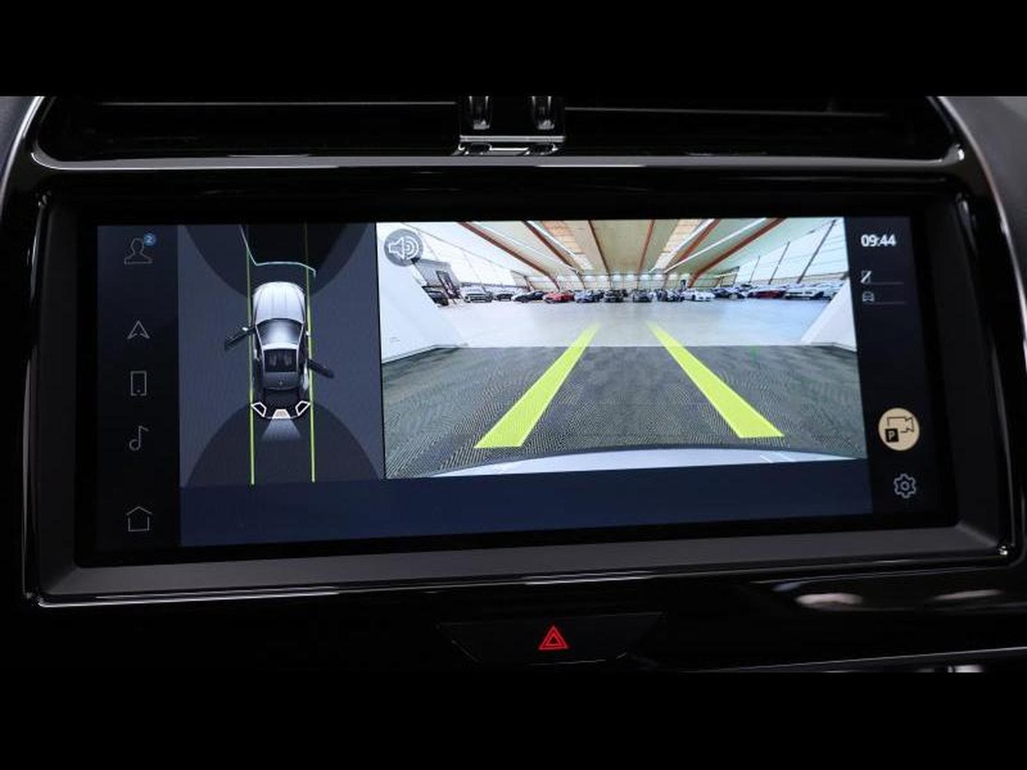 Jaguar XE D200 R-Dynamic S RWD Auto (2024) - Photo 19