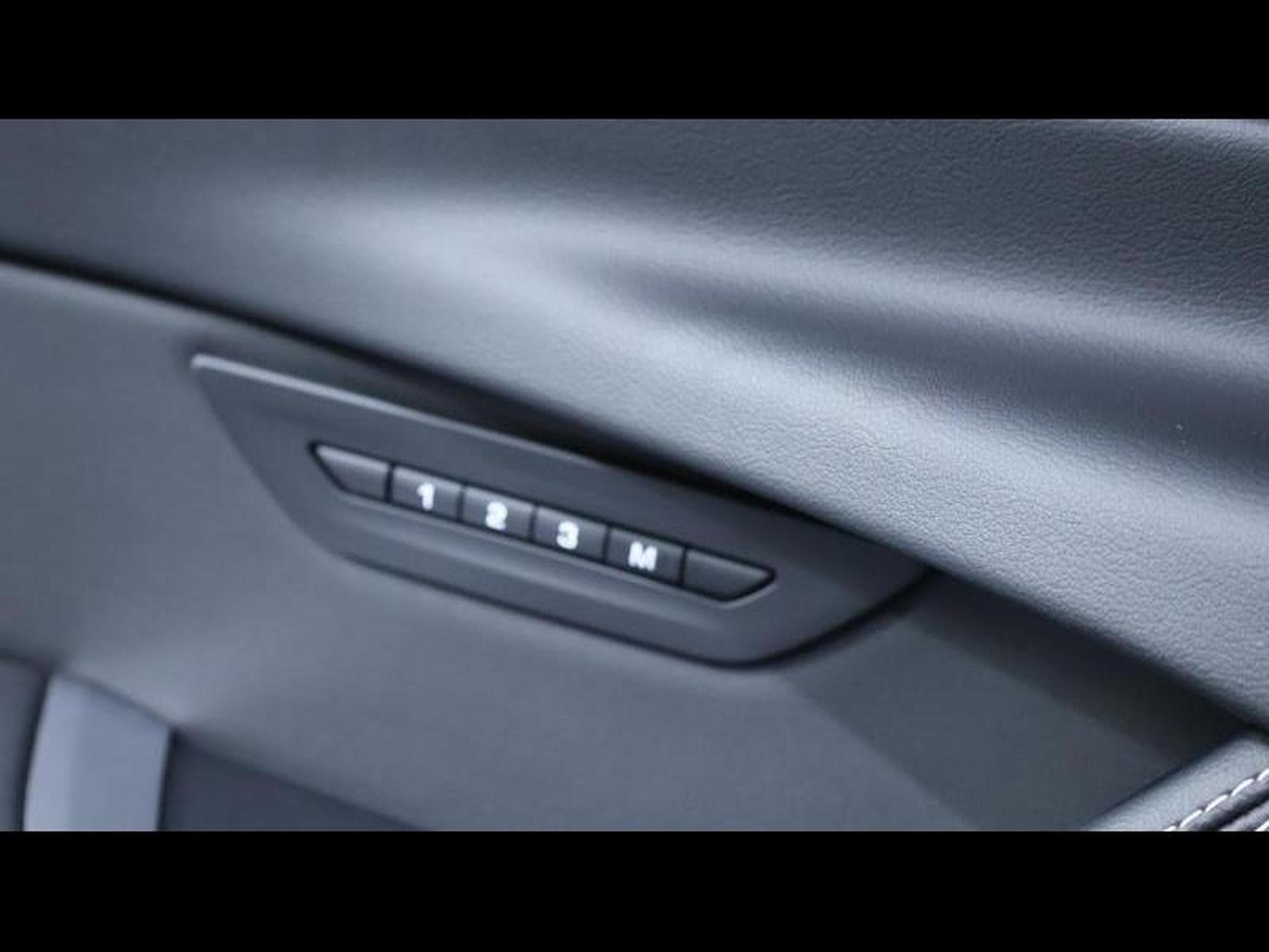Jaguar XE D200 R-Dynamic S RWD Auto (2024) - Photo 20