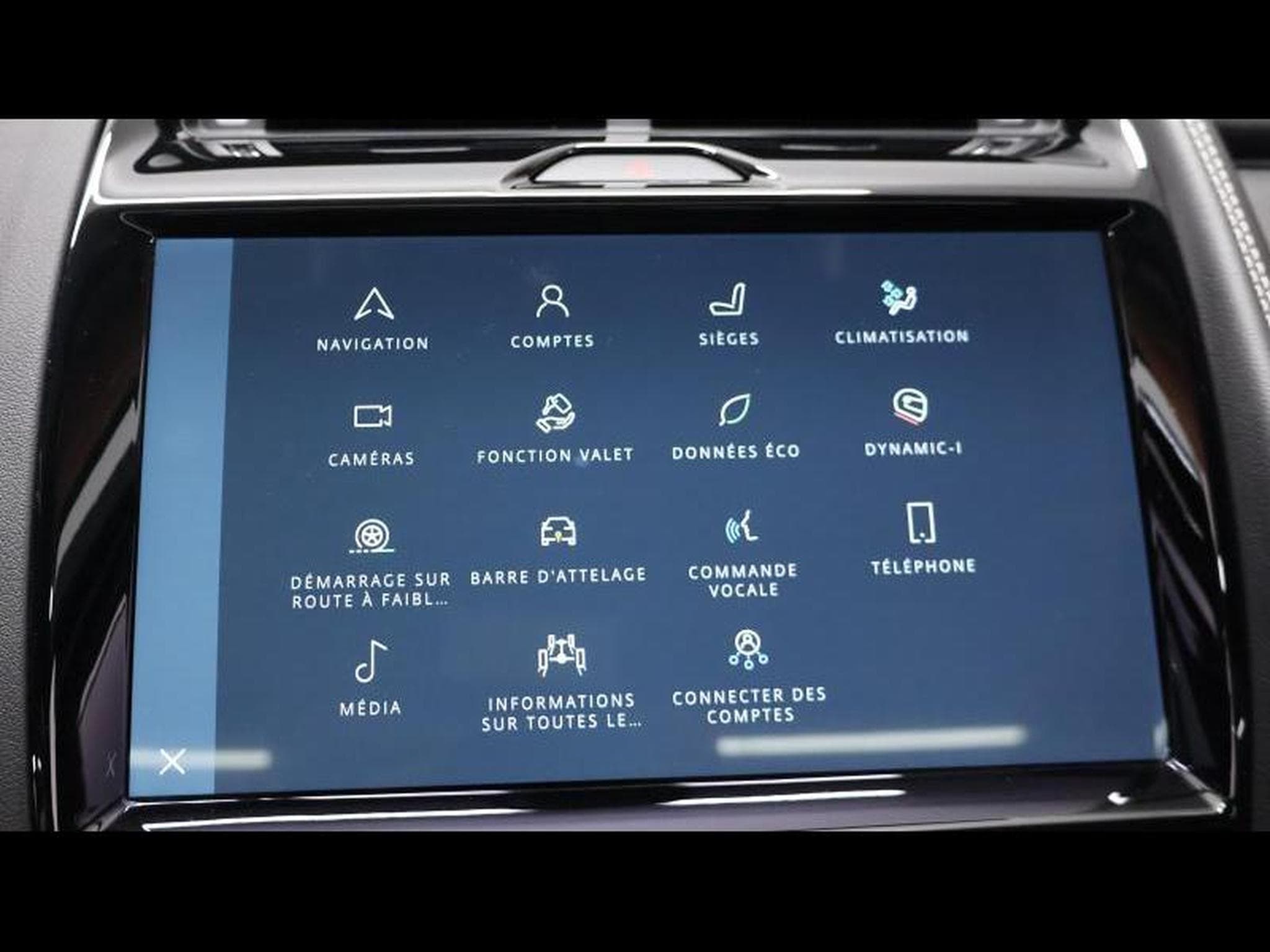 Jaguar E-Pace D165 R-Dynamic S AWD Auto (2024) - Photo 17
